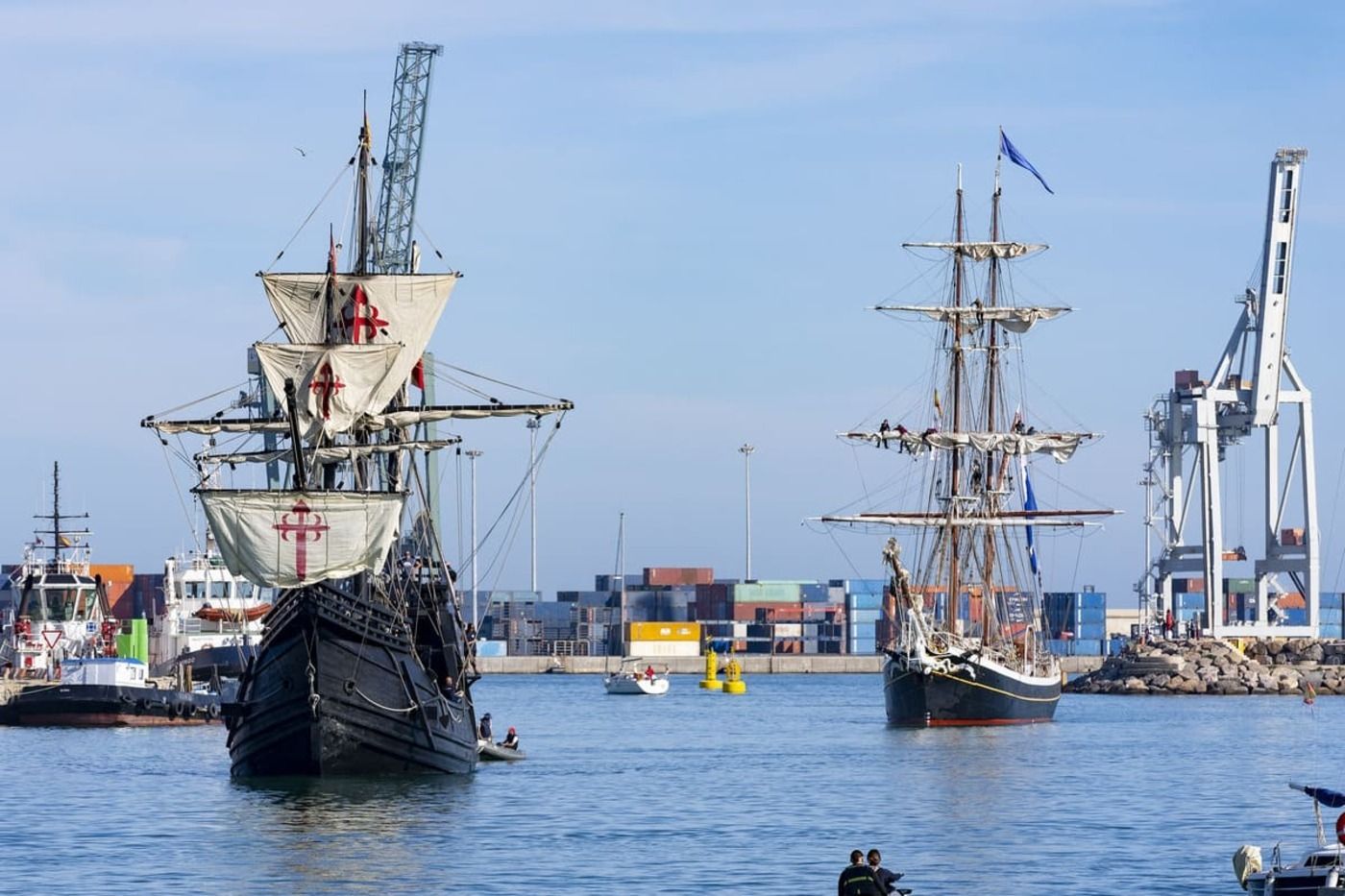 Algunos de los barcos participantes en Escala a Castelló
