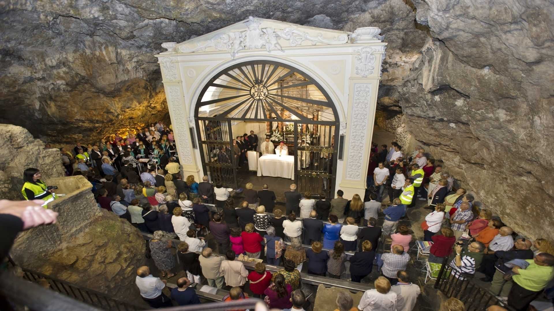 Romería de Altura al Santuario de la Cueva Santa