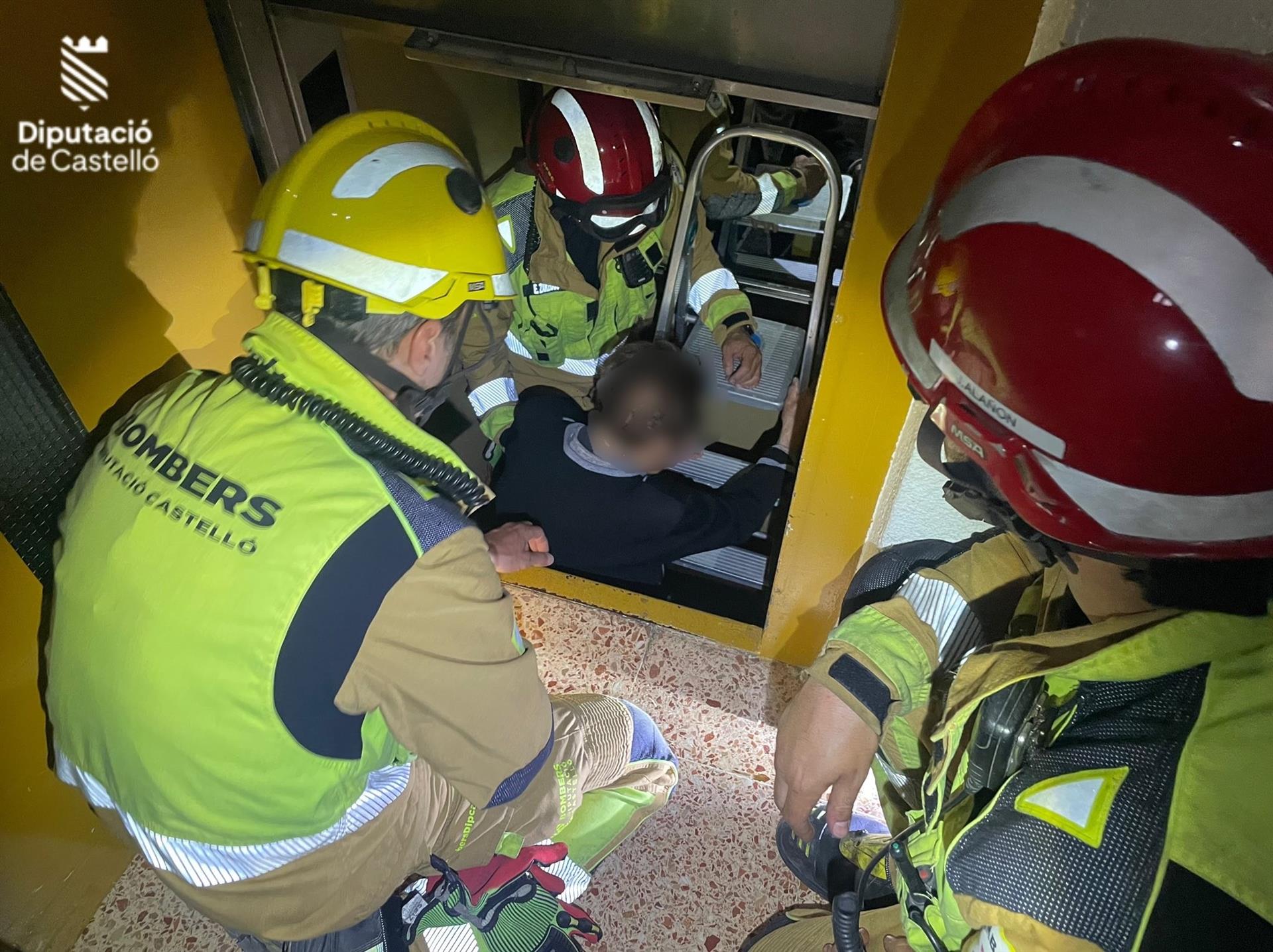 Rescate en un ascensor por la caída de luz en Castellón