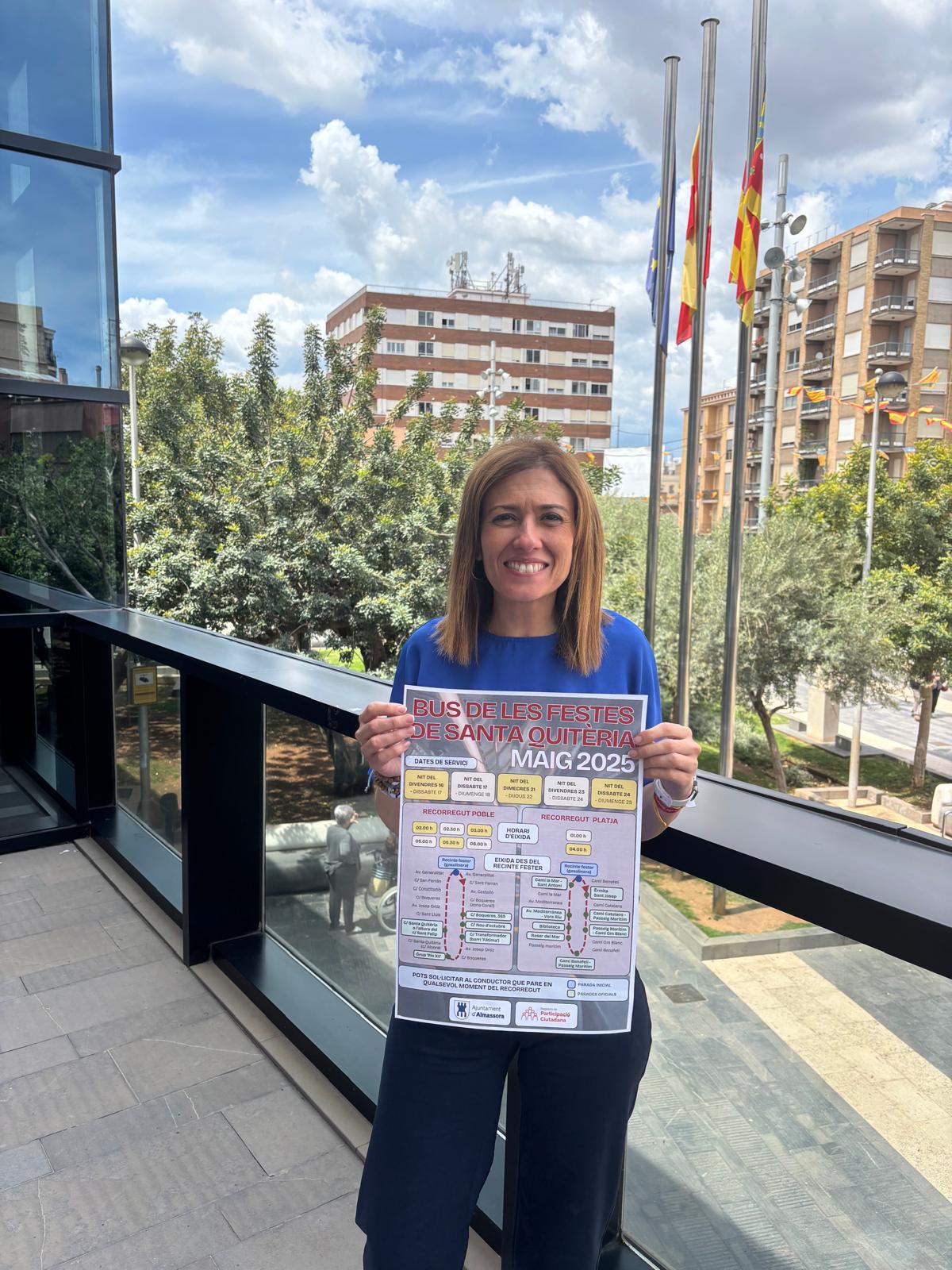 María Tormo presenta l'autobús de la Marxa de Santa Quitèria