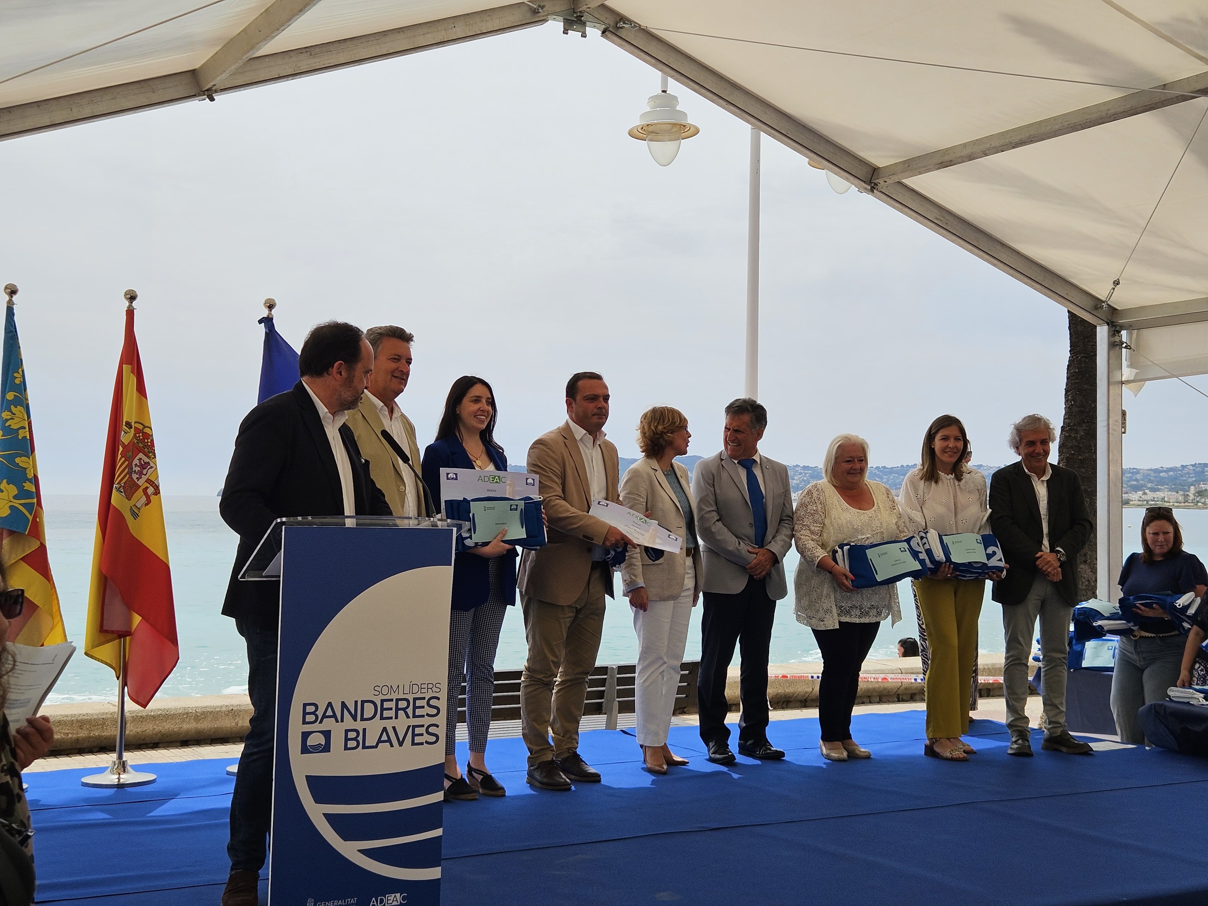 Banderes blaves per a Orpesa