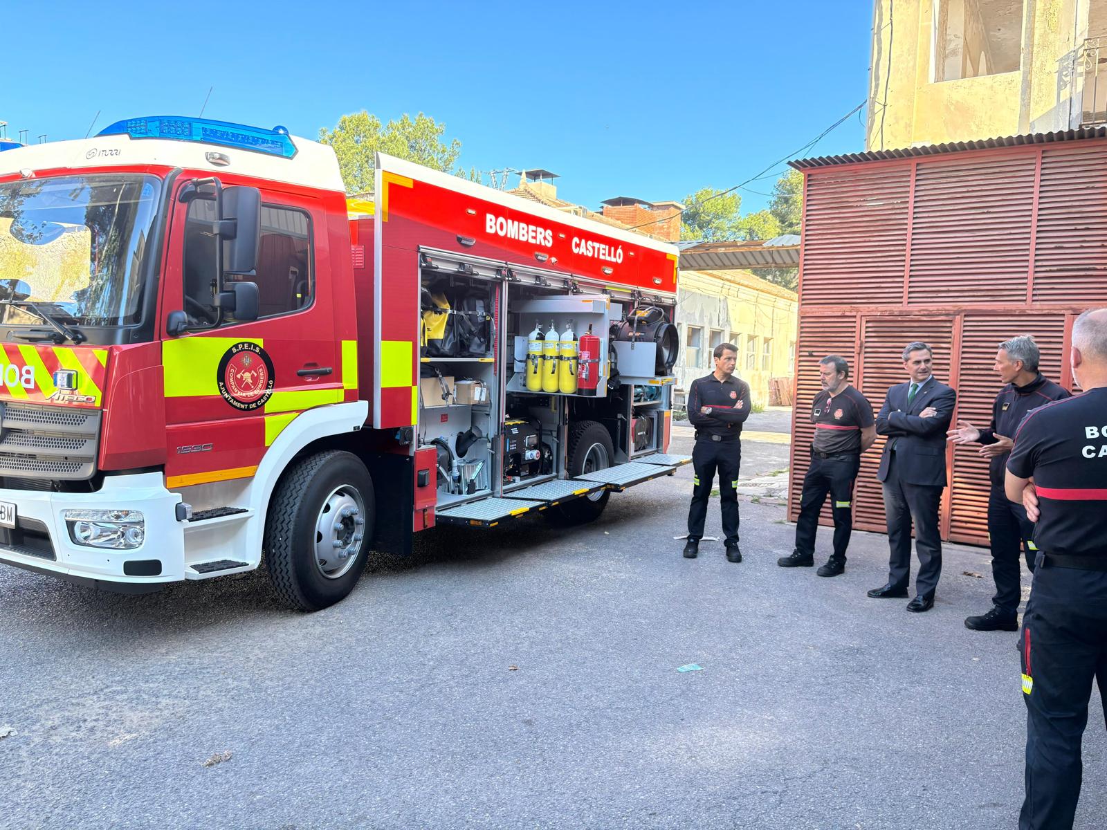 Ortolá presenta el furgó de Bombers