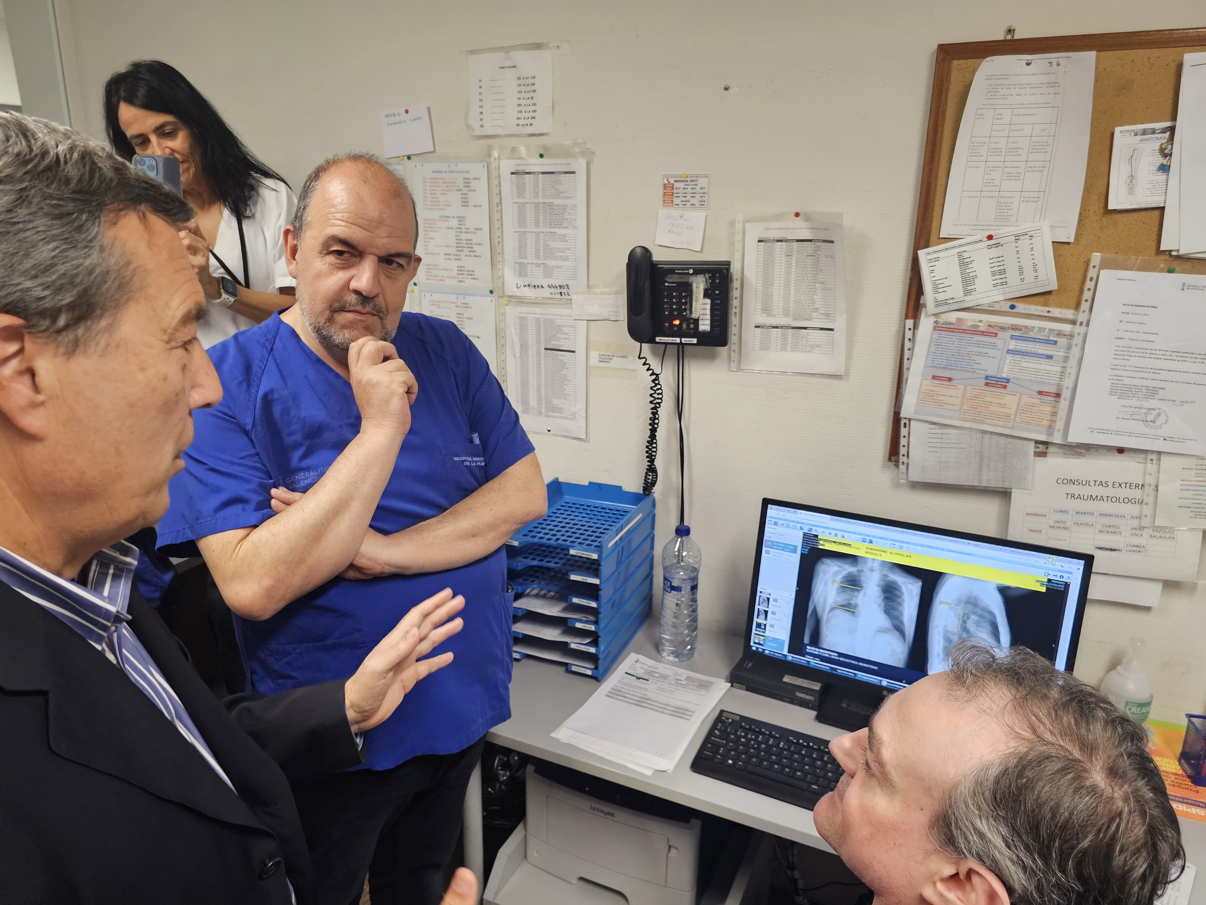 Aplicació d'Intel·ligència Artificial a radiografies d'os i tòrax