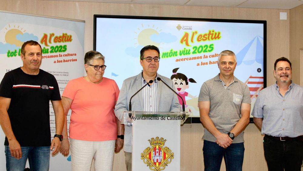 Presentació d''A l'estiu tot lo món viu' a Castelló Presentació d''A l'estiu tot lo món viu' a Castelló