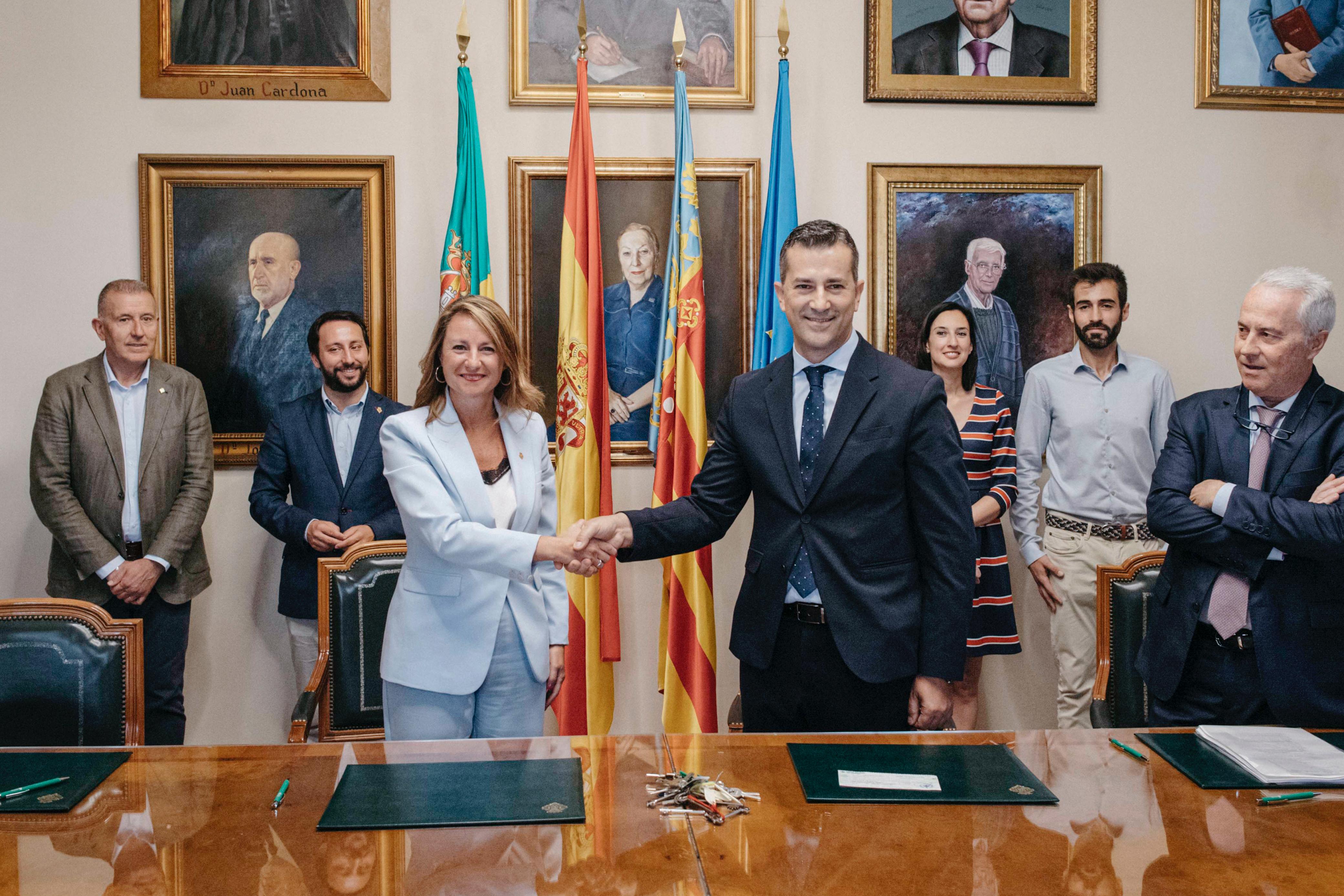Carrasco firma la compra del Cine Rex de Castellón
