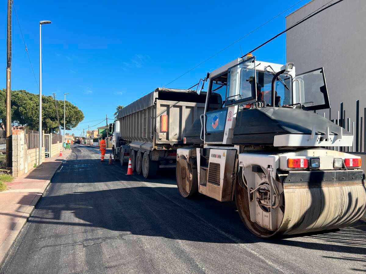 Maquinaria de pavimentación en Burriana