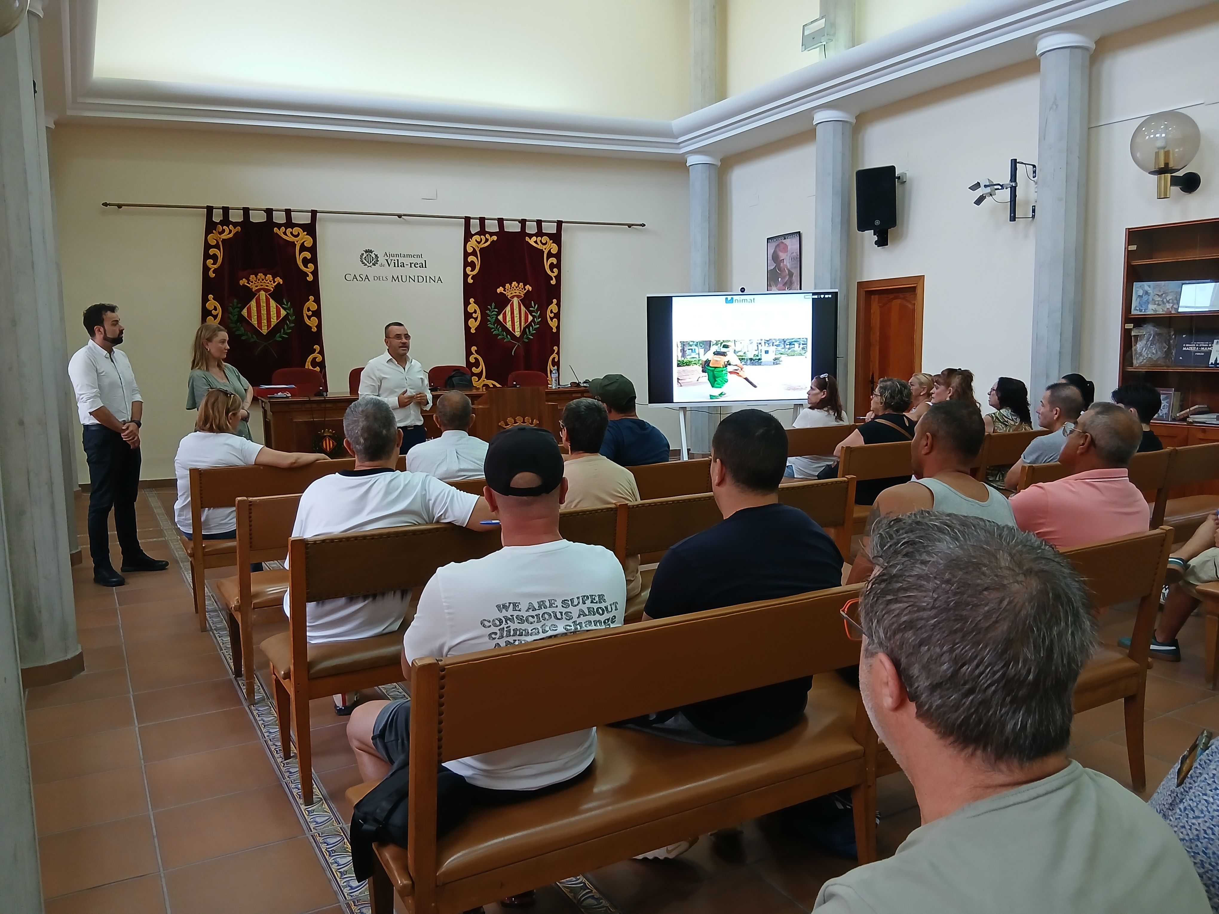 Vila-real incorpora 25 treballadors en el programa de l'atur agrari durant tres mesos