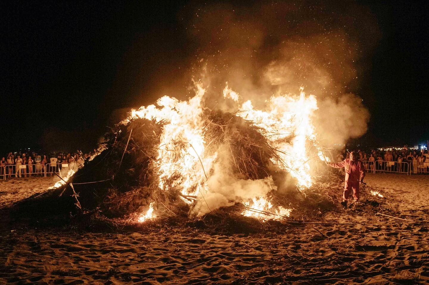 Una hoguera de San Juan en Castellón