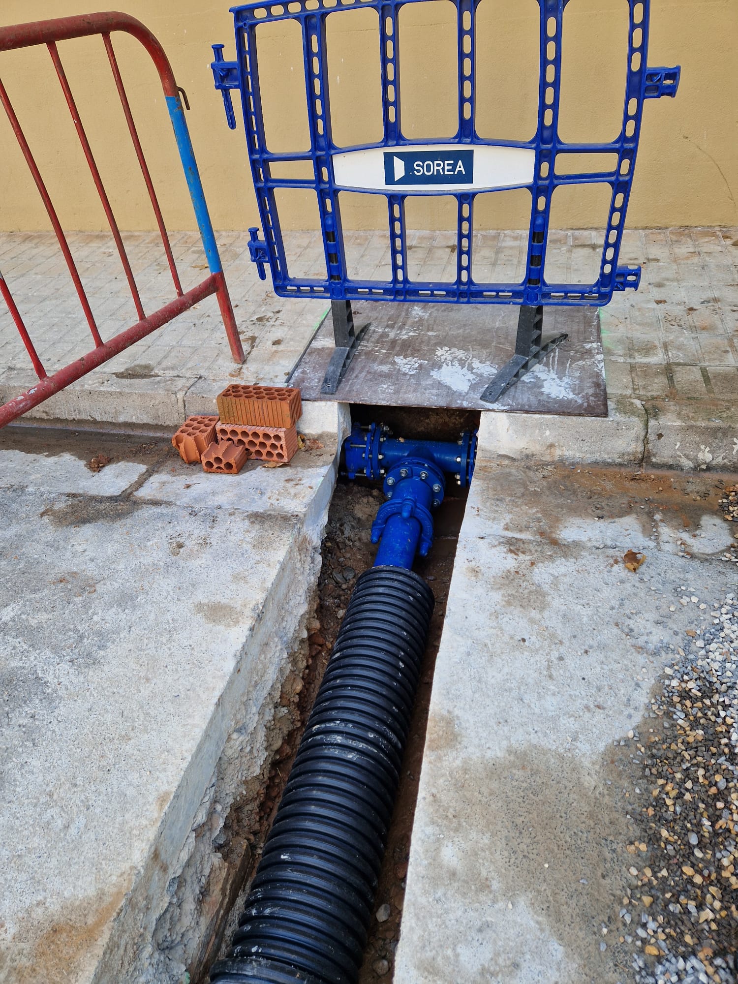 Obres de renovació de les canonades als carrers Sant Francesc i Tarragona de Benicarló