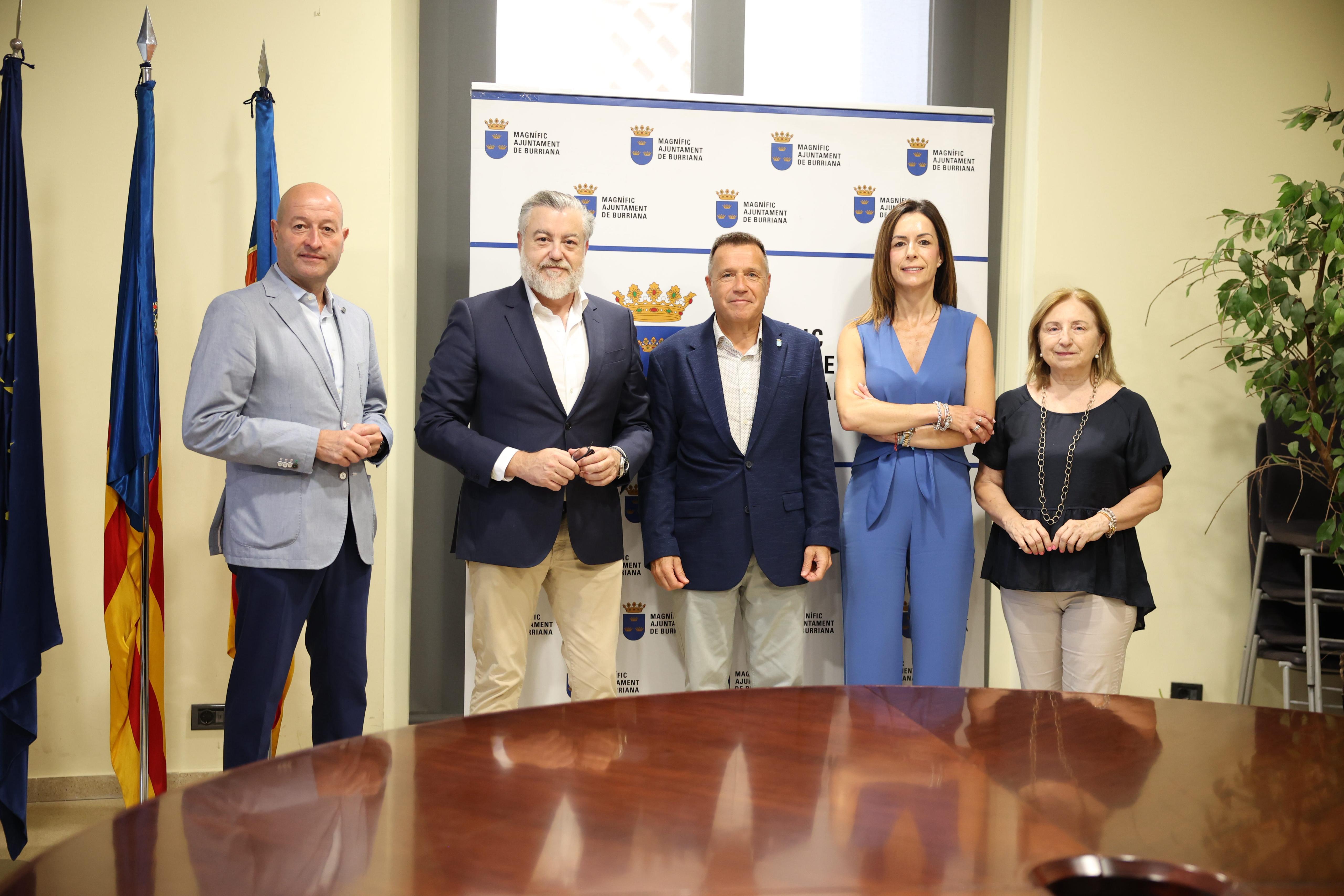 Burriana i MicroBank firmen un conveni de col·laboració per a incentivar l'autoocupació i l'activitat emprenedora 