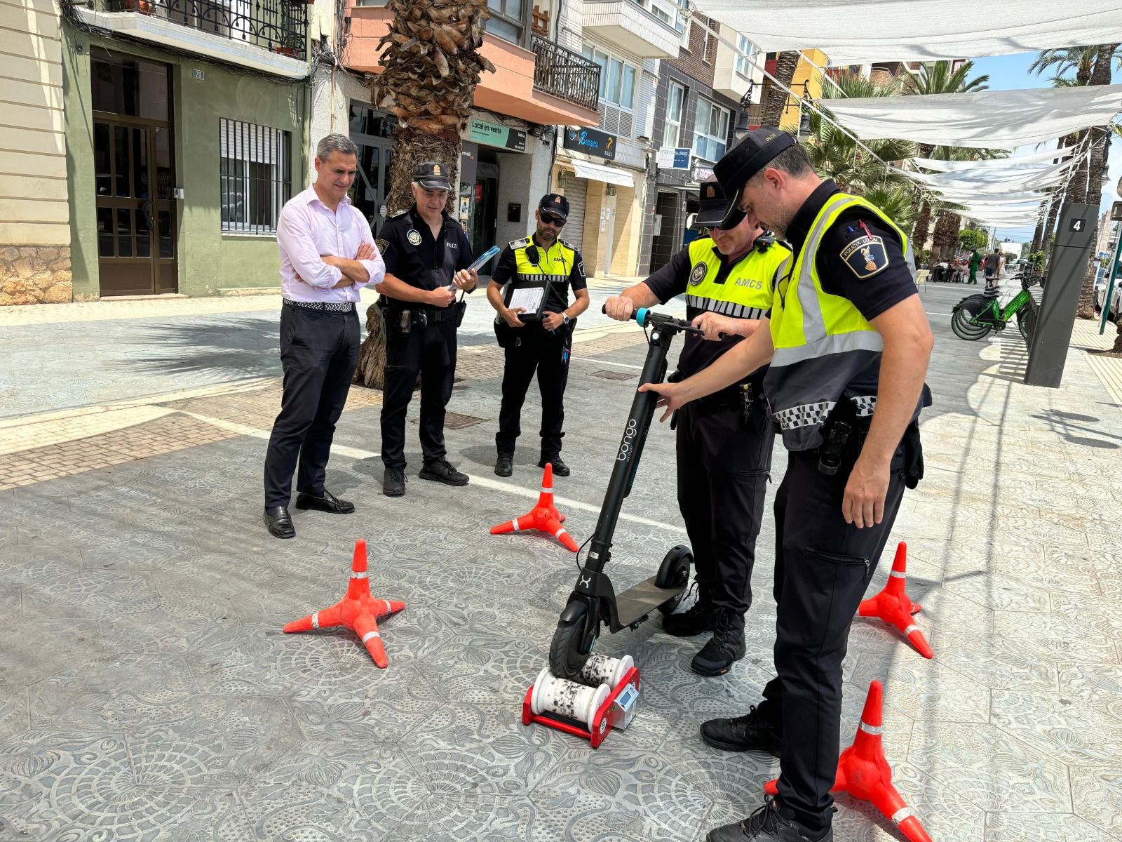 Control de patinets en el Grao de Castelló