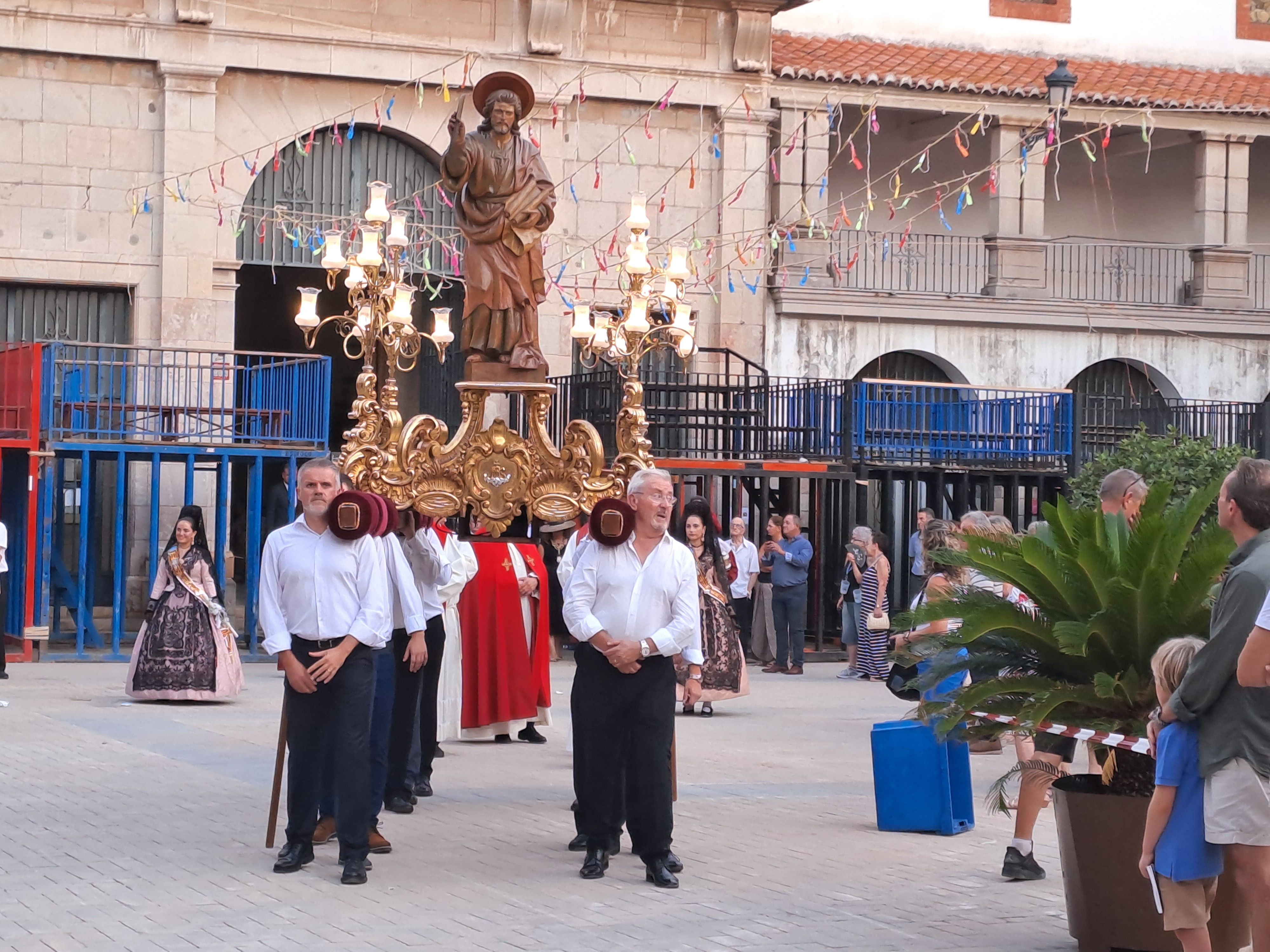 Procesión en las Fiestas de Nules