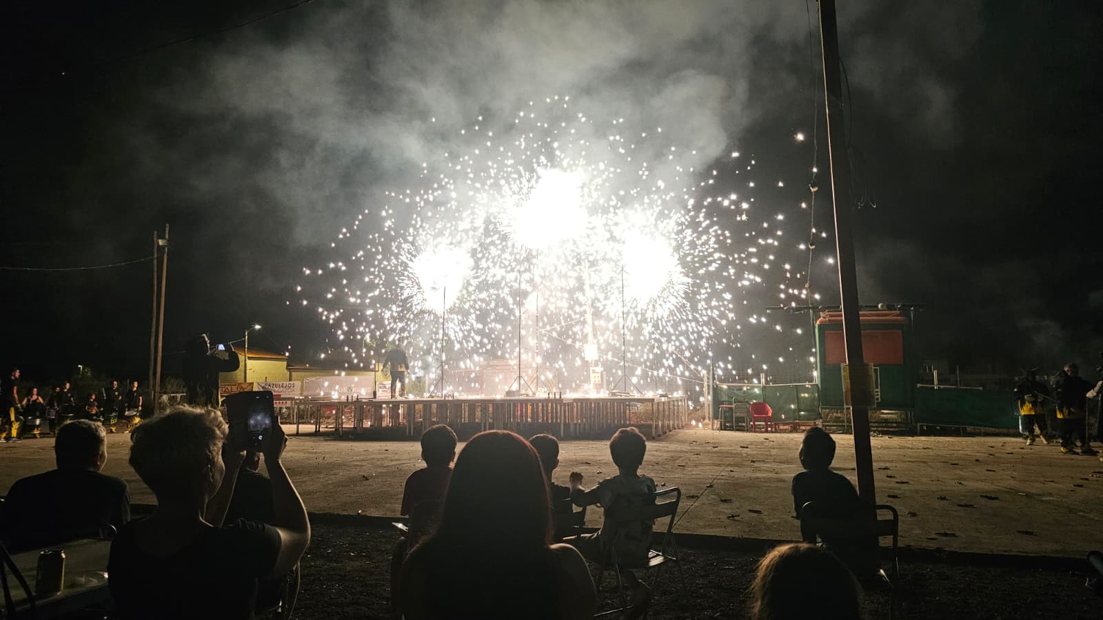 A l'estiu, tot lo món viu