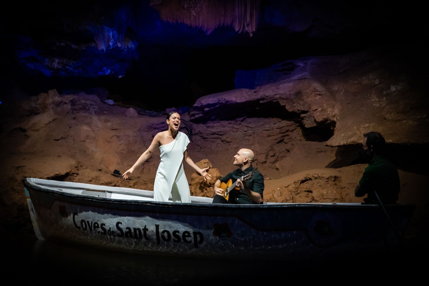 Concert en Singin' in the cave (Les Coves de Sant Josep)
