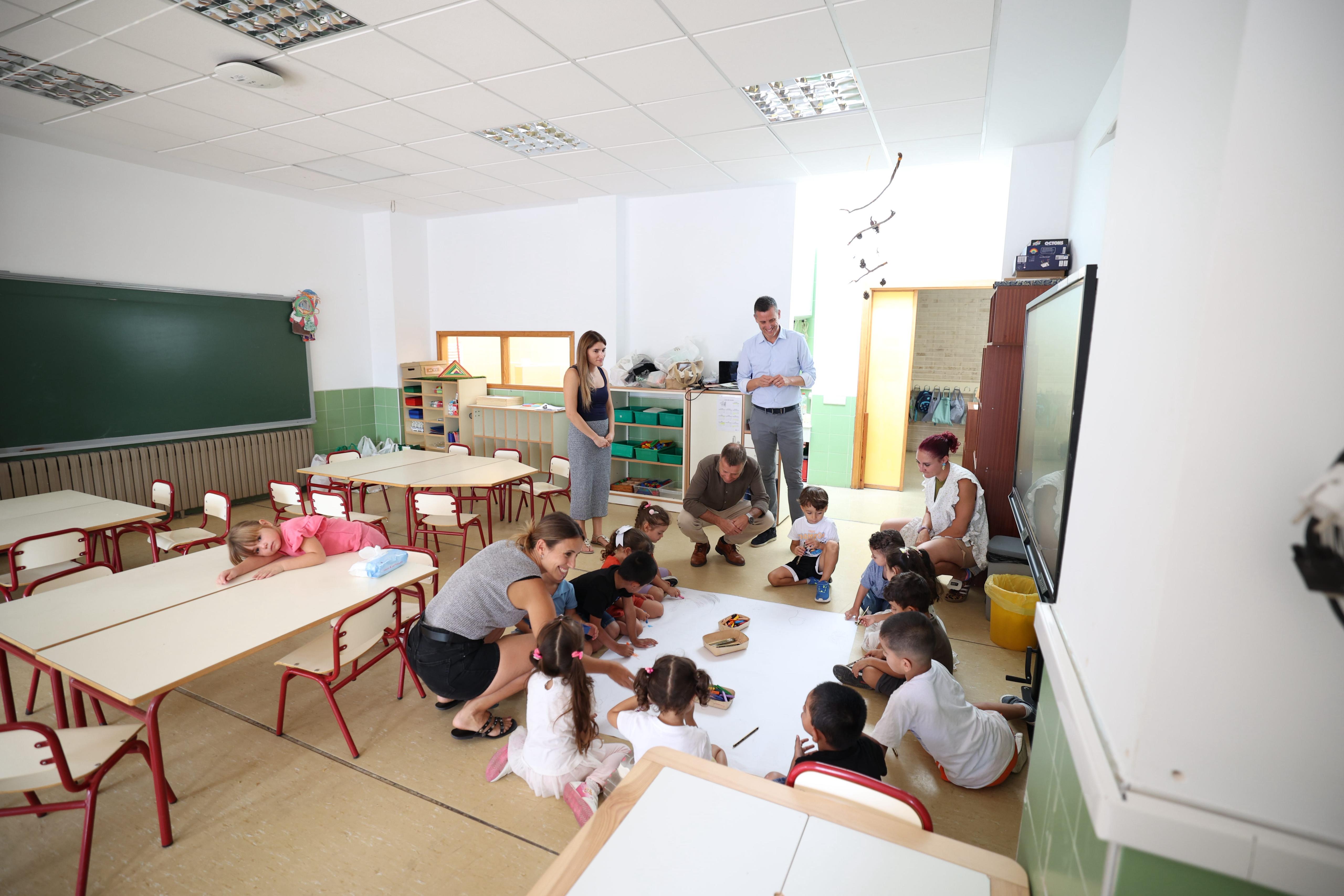 Visita a un centre educatiu a Burriana