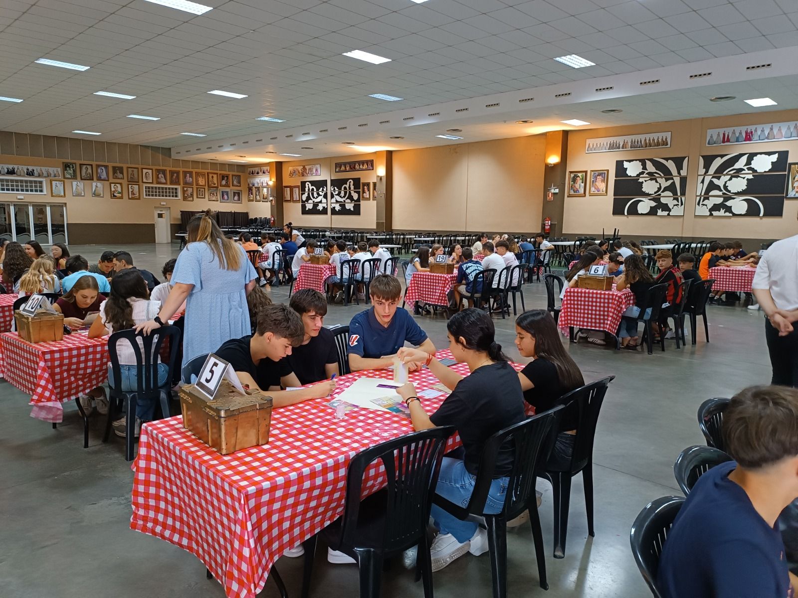 Un 'scape room' a la Llar Fallera de Burriana