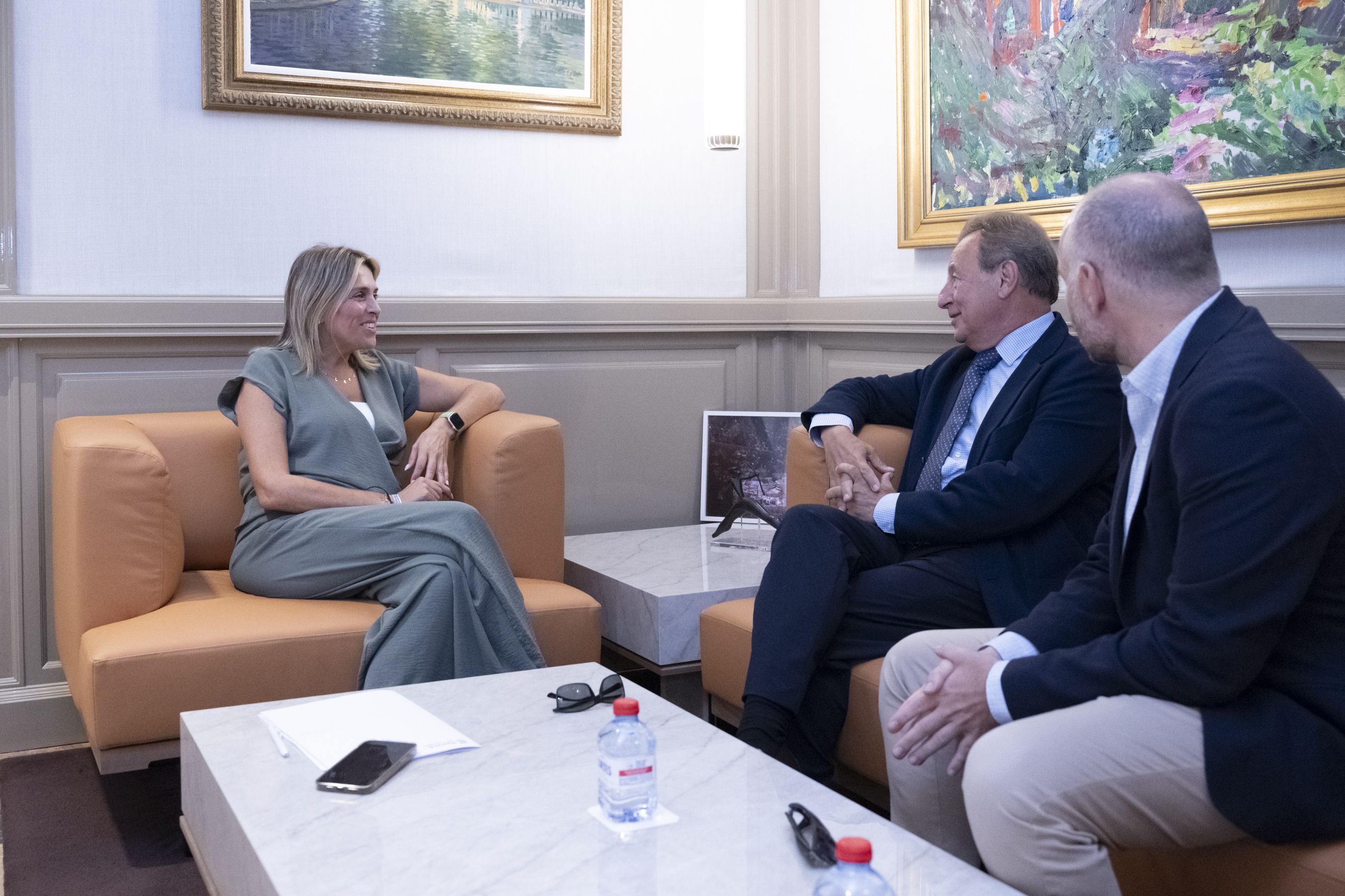 Reunió entre Marta Barrachina i representants d'ASCER