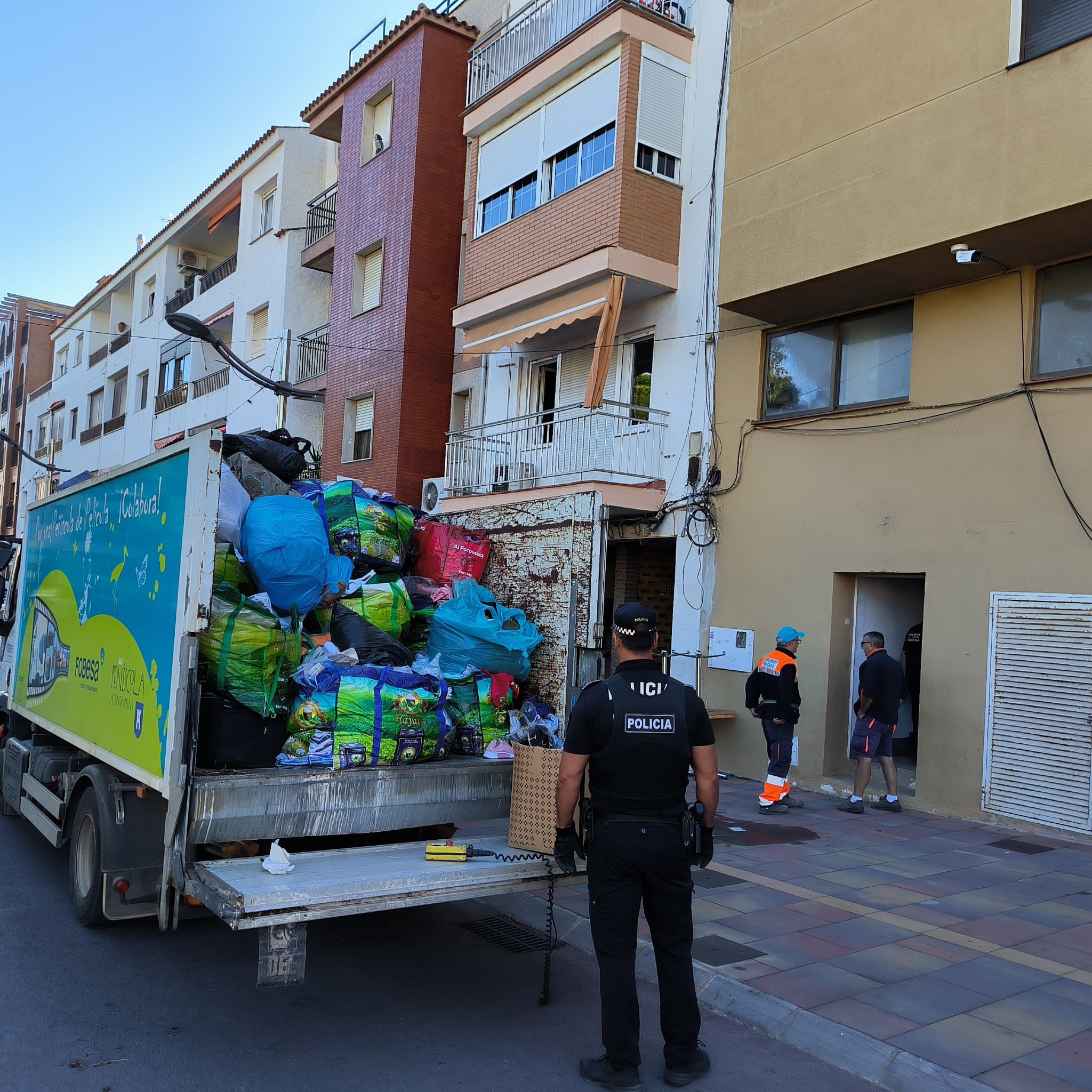 Destrucció d'articles de 'top manta' de Peníscola