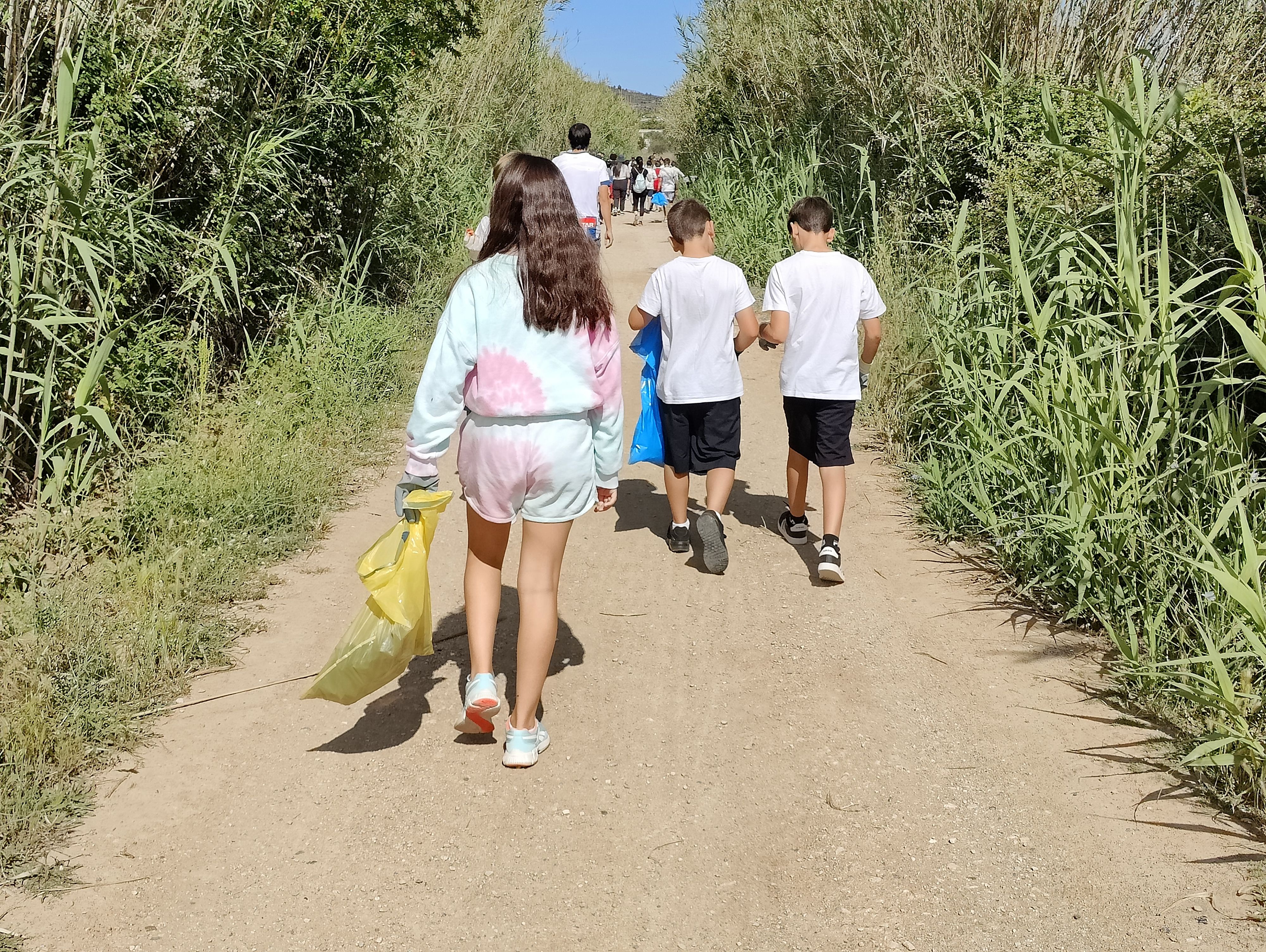 Xiquets en activitats impulsades per l'Ajuntament a les escoles sobre reciclatge, compostatge i economia circular