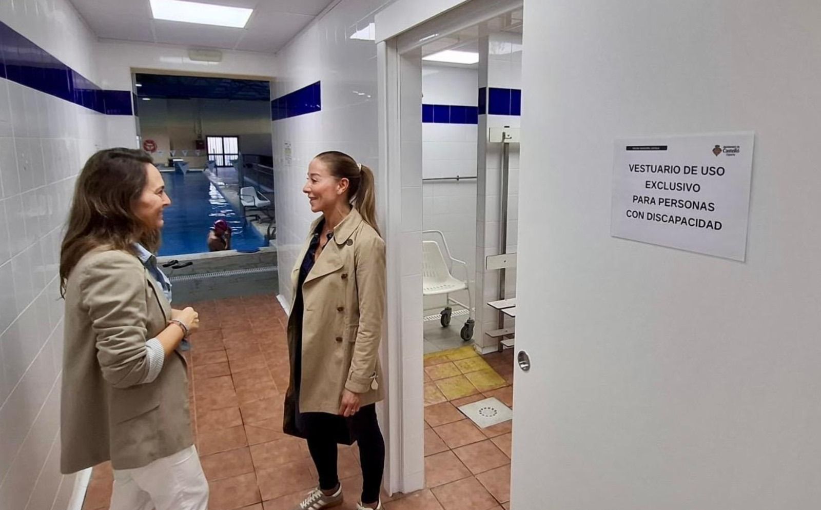 Nuevos aseos accesibles en la piscina municipal de Castalia en Castellón