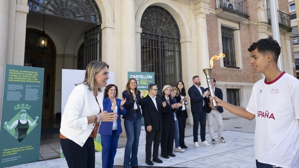 Marta Barrachina rep l'antorxa olímpica Marta Barrachina rep l'antorxa olímpica