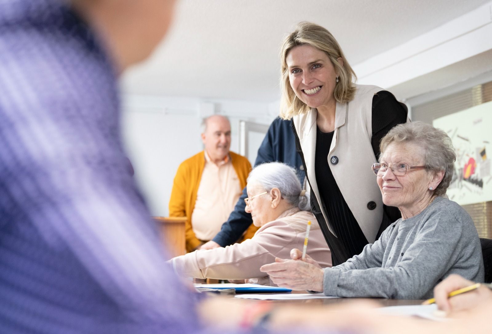 Marta Barrachina visita un centre de majors a Castelló