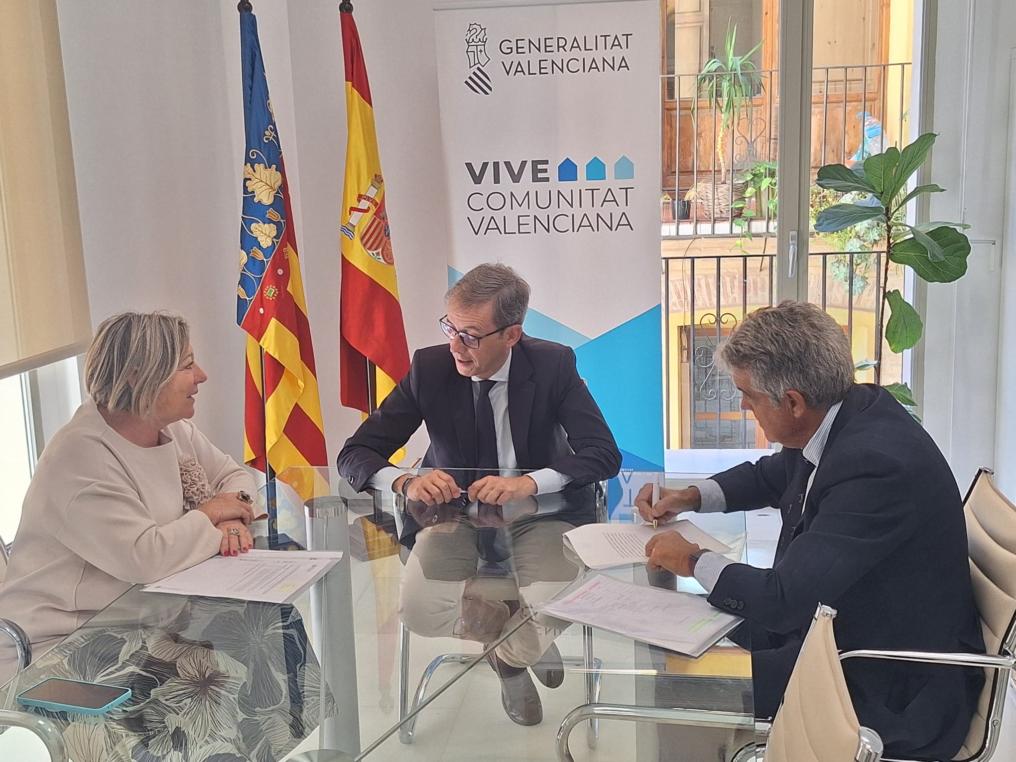 Vinaròs cedix a la Generalitat Valenciana dos parcel·les per a construir 17 vivendes de protecció pública