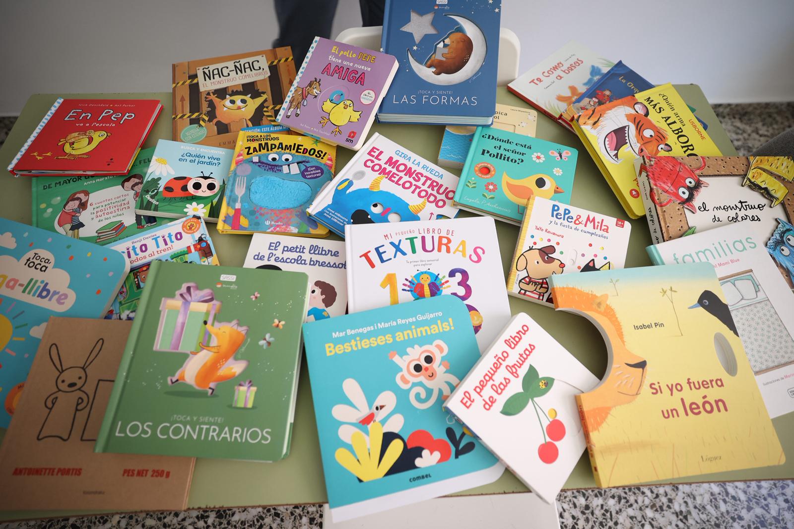 Nou material escolar en un col·legi de Borriana