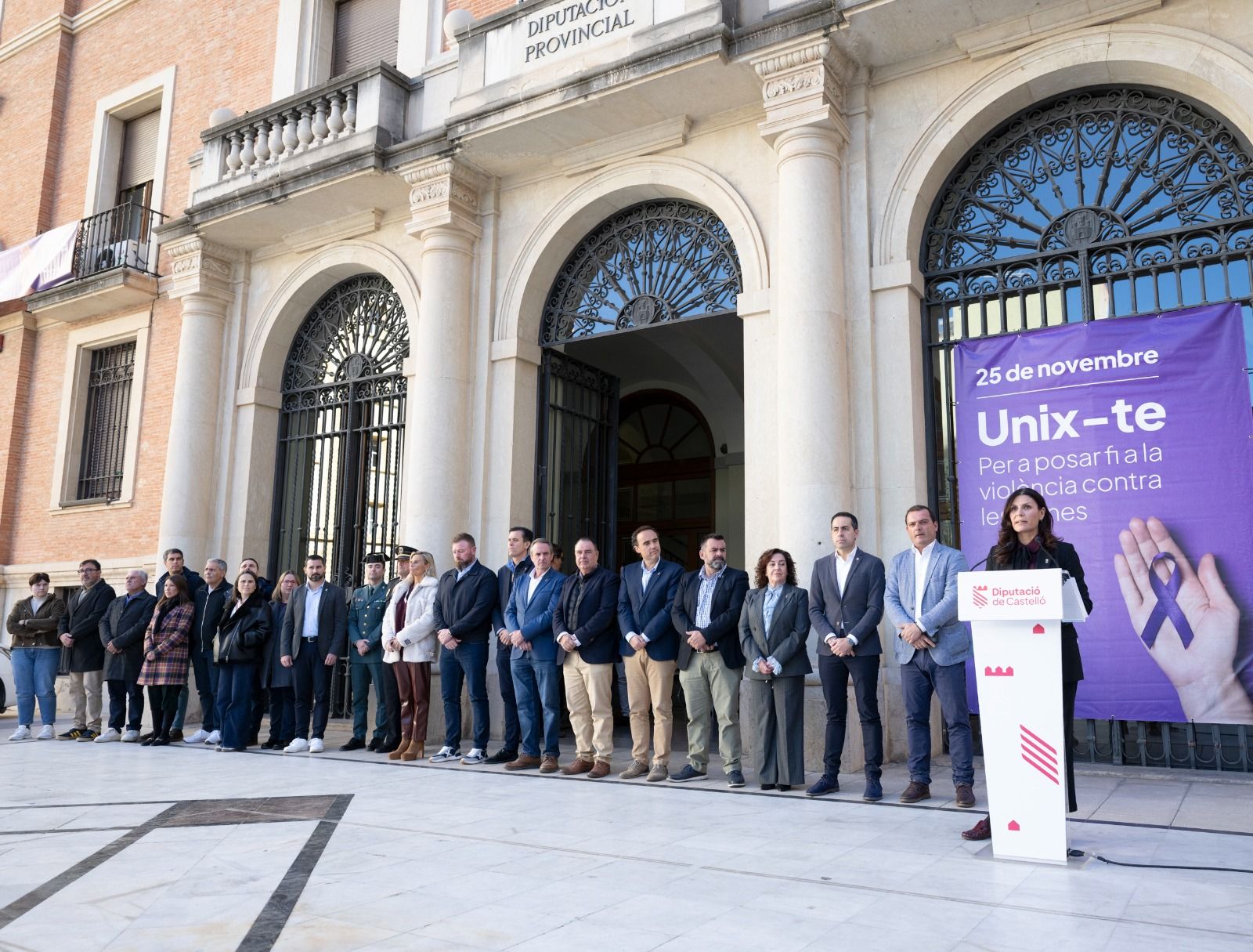 Lectura del manifest del 25N en la Diputació de Castelló