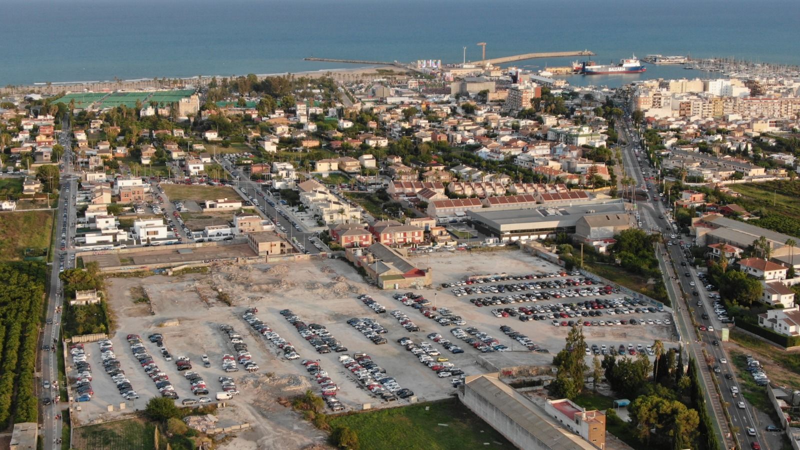 Vista aérea de un aparcamiento público en Burriana