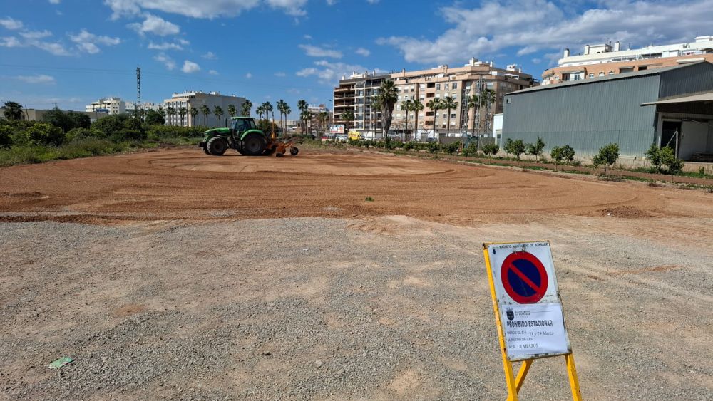 Acondicionamiento de un espacio para el aparcamiento en Burriana Acondicionamiento de un espacio para el aparcamiento en Burriana