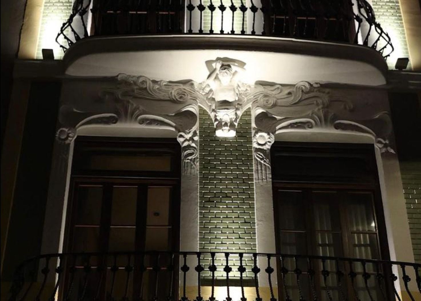 Nova il·luminació de la casa de Font de Mora de Borriana Nova il·luminació de la casa de Font de Mora de Borriana