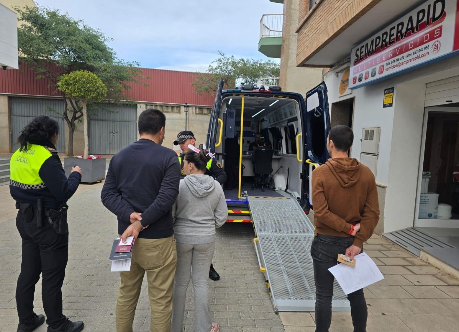 Vehicle de renovació del DNI a Orpesa