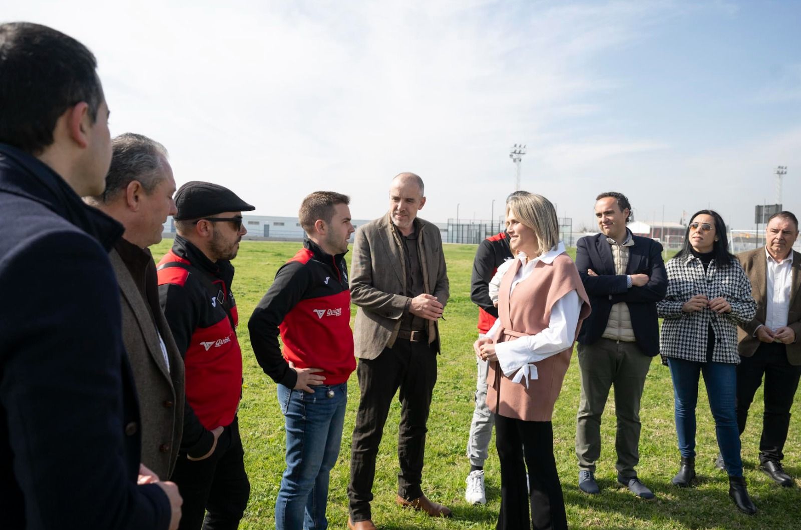 Barrachina visita el poliesportiu de Moncofa Barrachina visita el poliesportiu de Moncofa