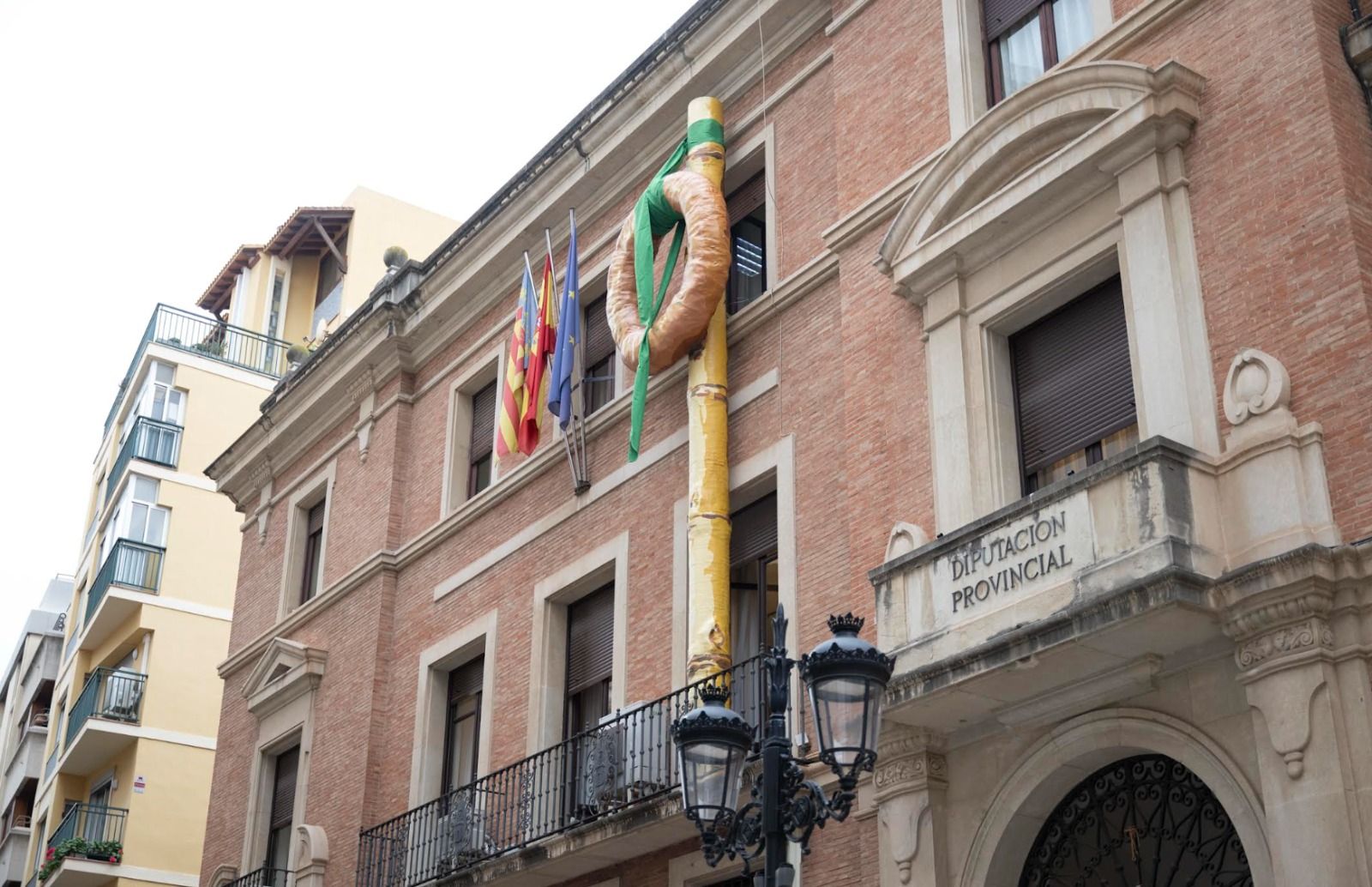 Rotllo i Canya en la façana del Palau Provincial de Castelló Rotllo i Canya en la façana del Palau Provincial de Castelló