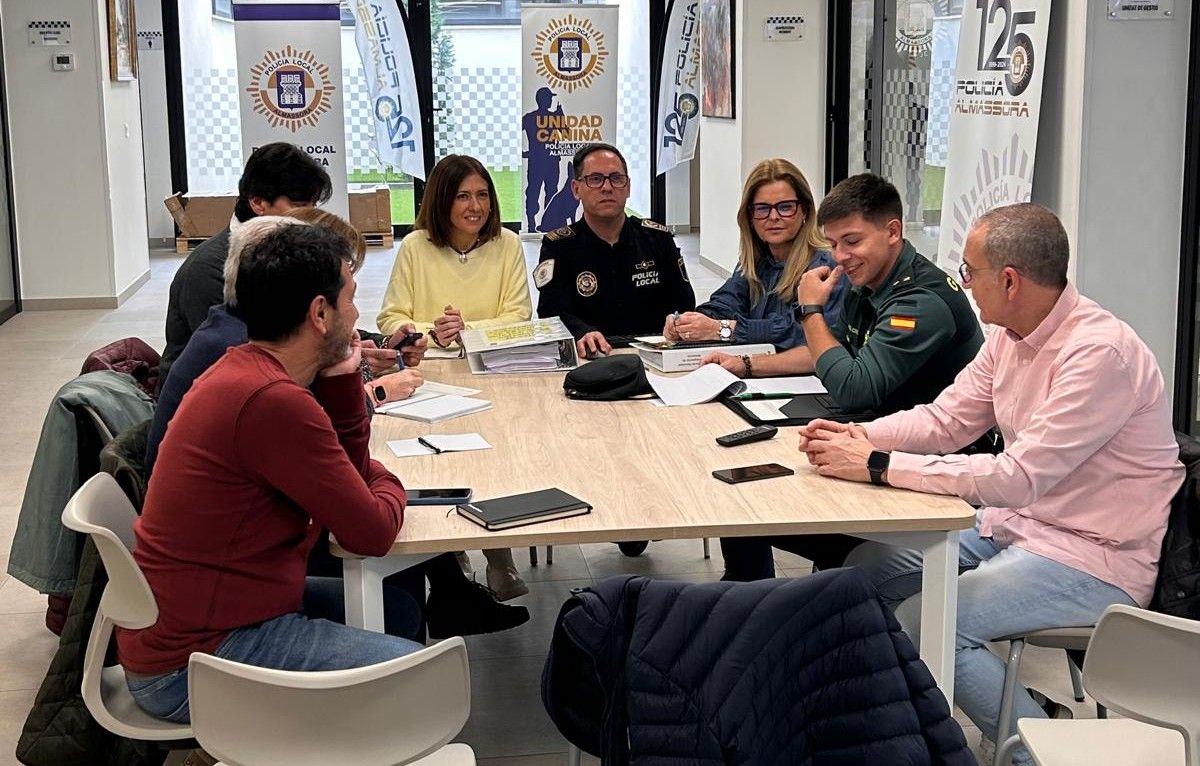 El consistori ha reunit els diferents serveis per a activar el Pla d'Acció Municipal d'Emergències El consistori ha reunit els diferents serveis per a activar el Pla d'Acció Municipal d'Emergències