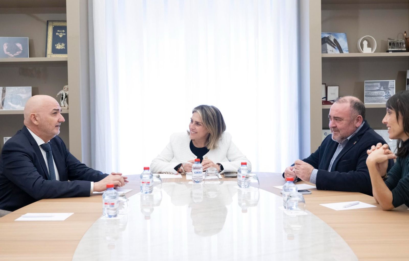 Barrachina es reunix amb la SECV