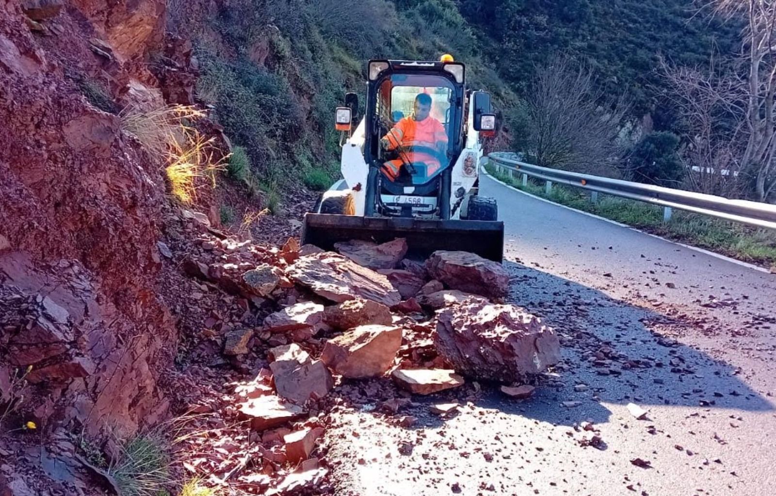 Despreniment en una carretera de Castelló després de les pluges de l'última DANA