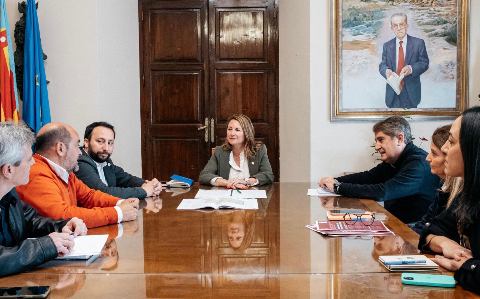 Carrasco lidera una reunió sobre la primera fase de Censal Parc Carrasco lidera una reunió sobre la primera fase de Censal Parc