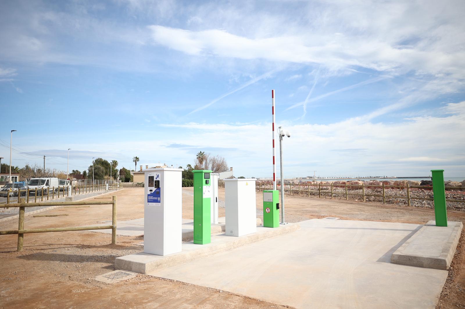 Entrada de l'aparcament d'autocaravanes en Borriana Entrada de l'aparcament d'autocaravanes en Borriana