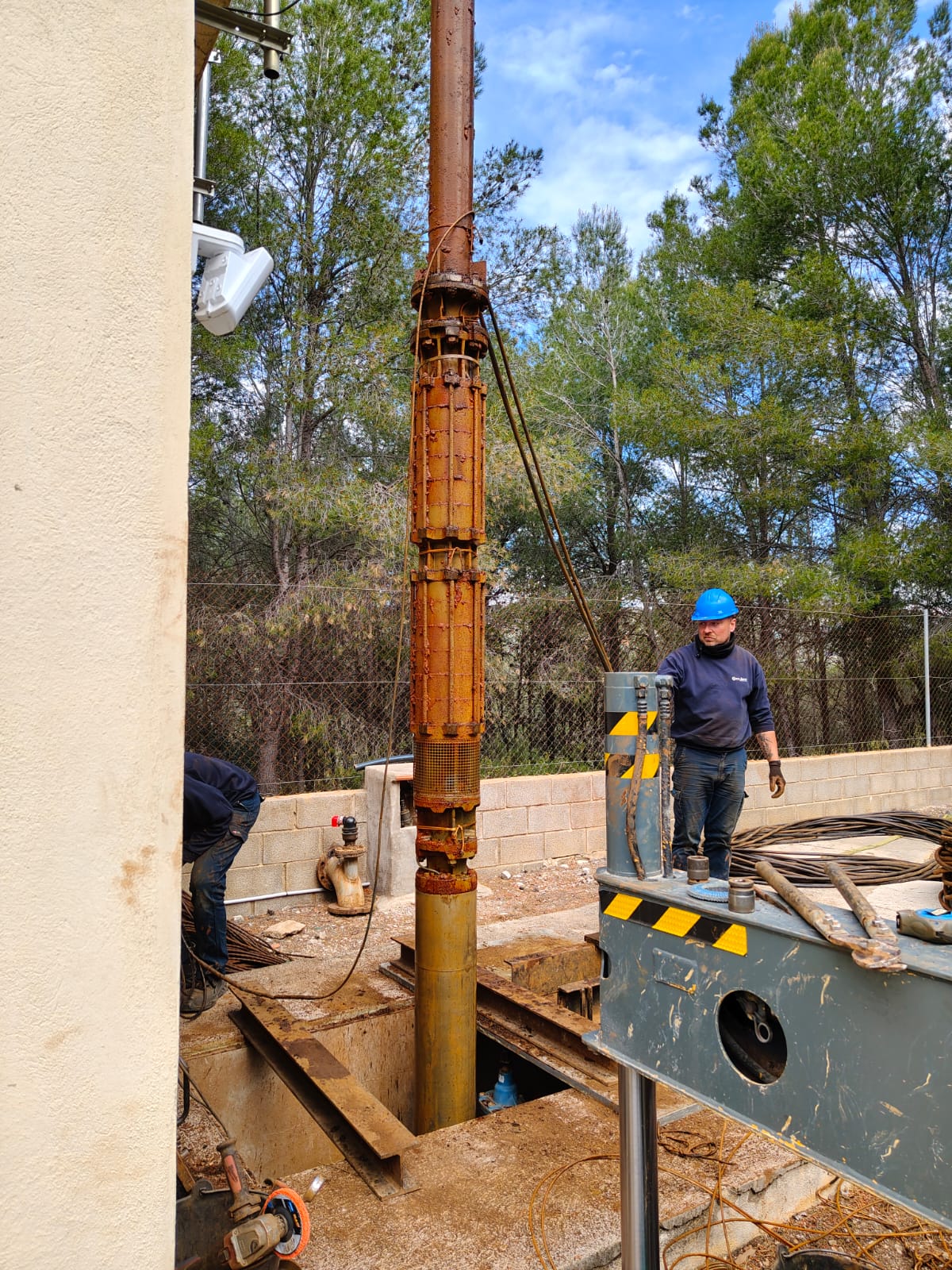 Obres d'emergència en Pou Meanes 