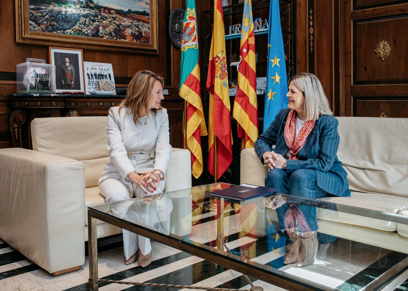Carrasco es reunix amb la consellera Carmen Ortí