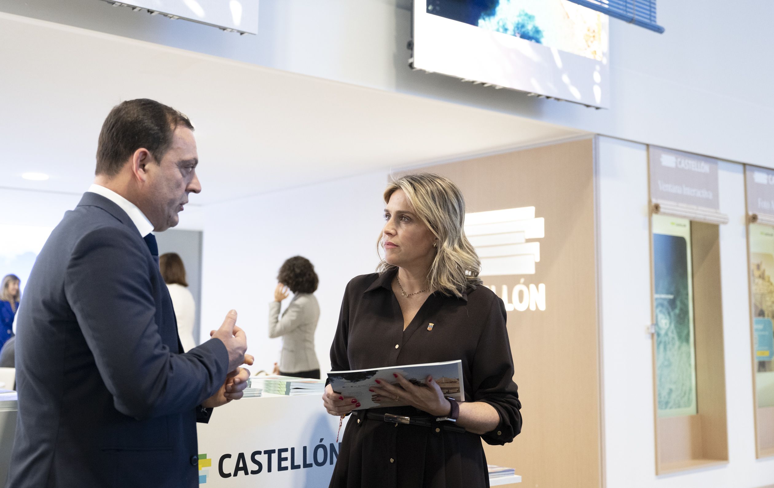 La presidenta de la Diputación, Marta Barrachina, y el vicepresidente del área turística, Andrés Martínez