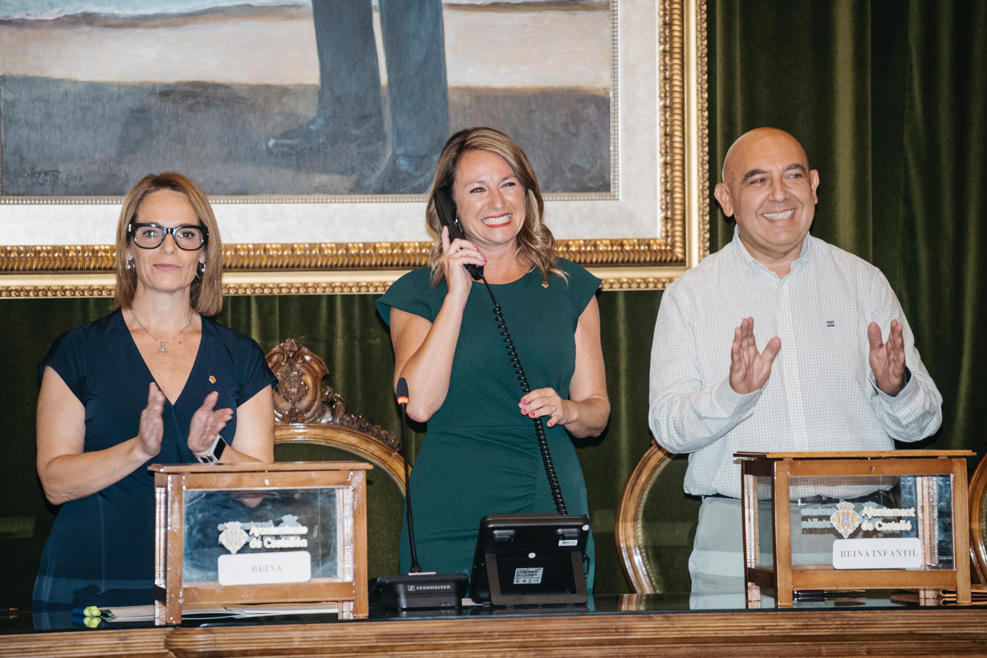 Begoña Carrasco amb la telefonada a les Reines de la Magdalena