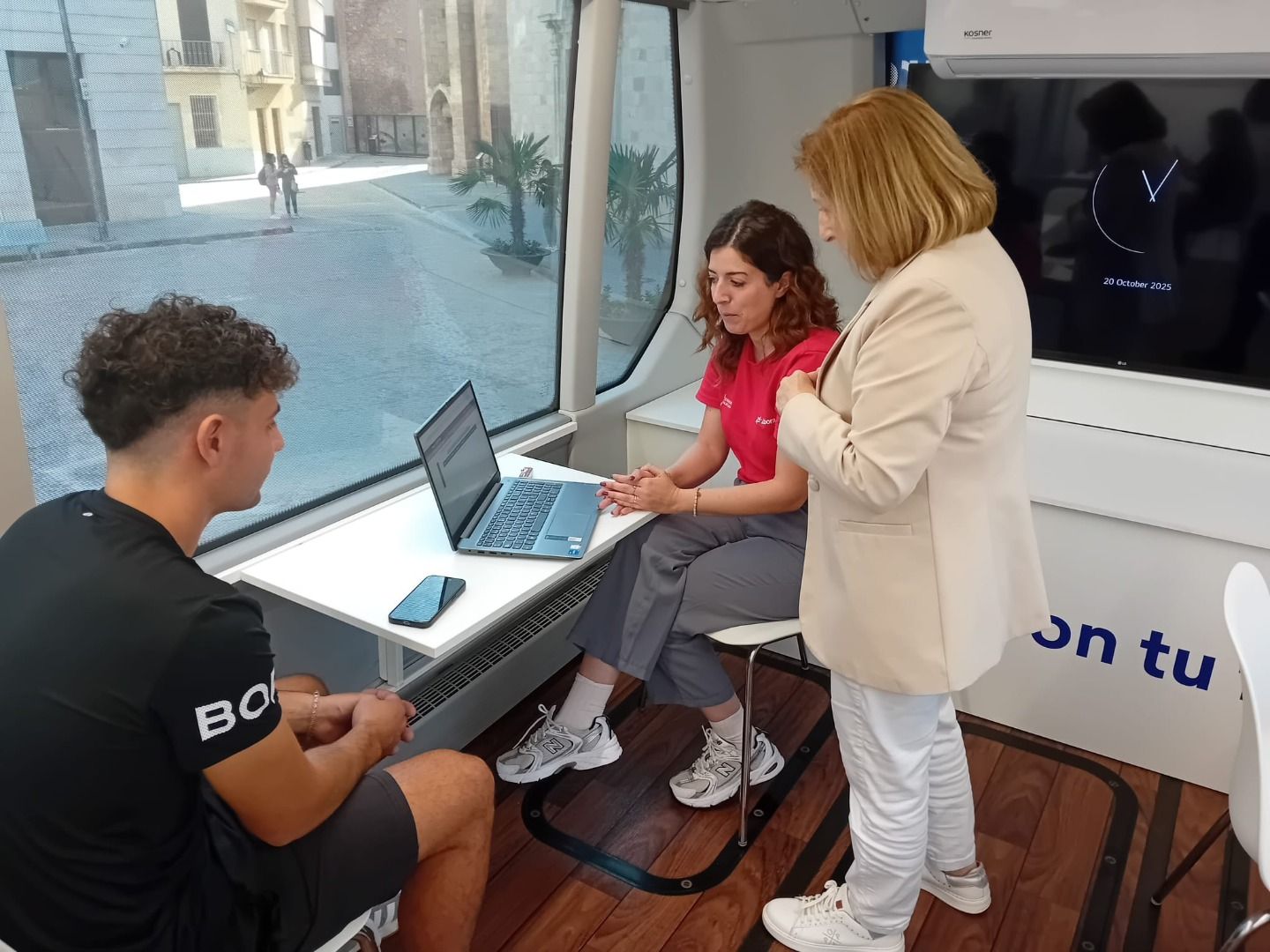 BUS LABORA