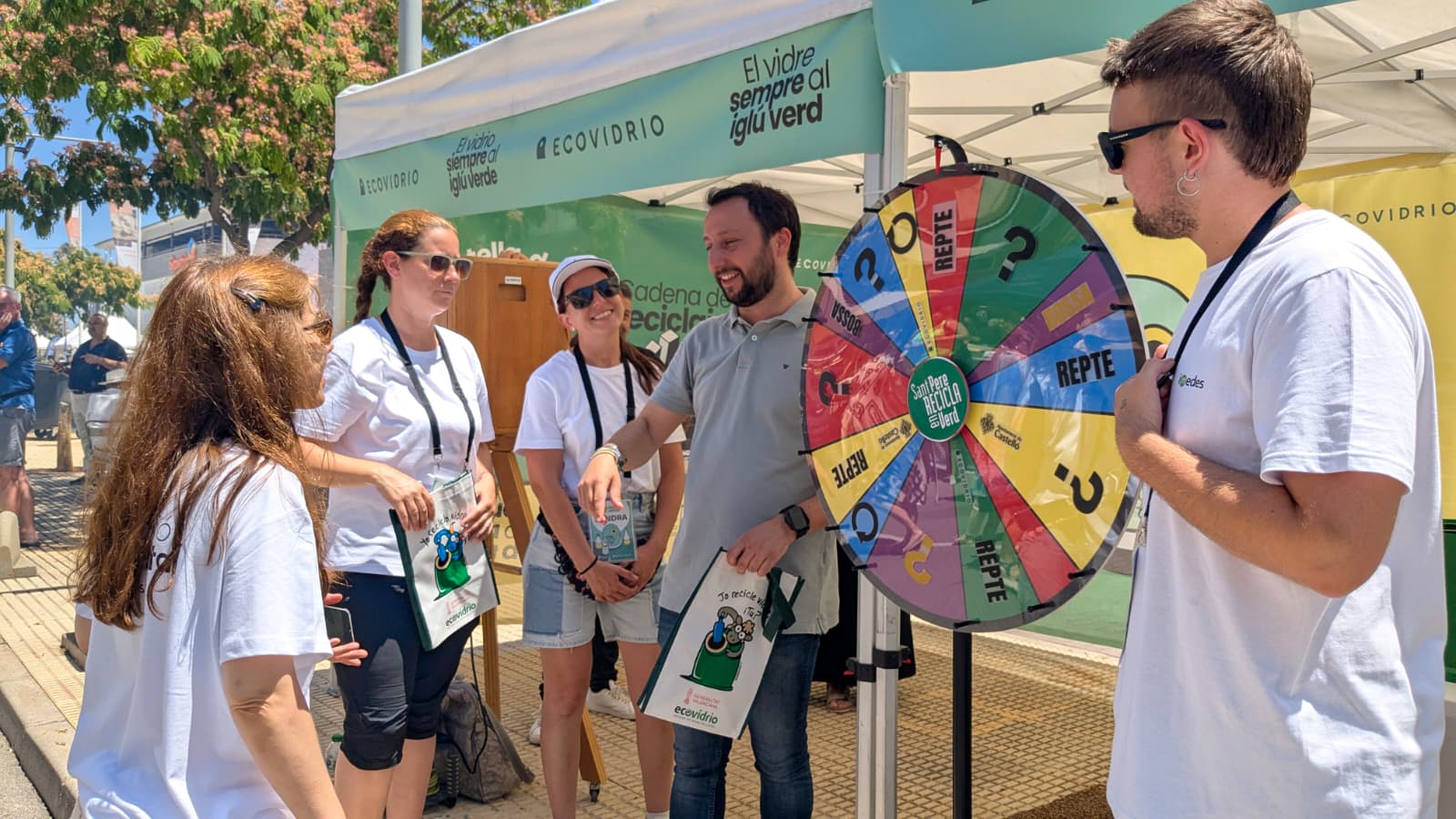 Campaña «Sant Pere Recicla en Verd» en el Dia de les Paelles Campaña «Sant Pere Recicla en Verd» en el Dia de les Paelles