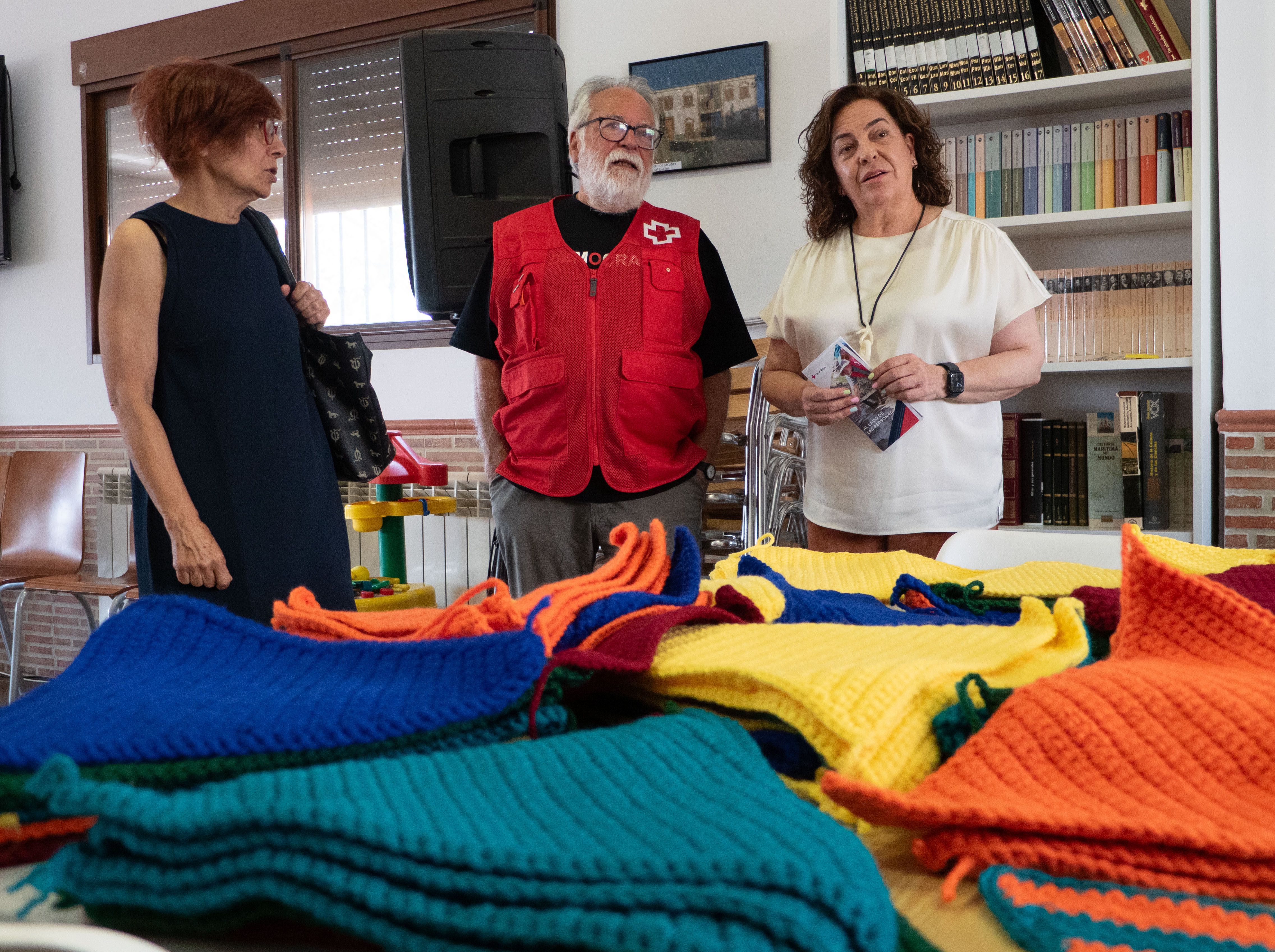 La Diputació Provincial de Castelló i Creu Roja firmen un conveni per al projecte Xarxa social per a persones majors: Enreda't La Diputació Provincial de Castelló i Creu Roja firmen un conveni per al projecte Xarxa social per a persones majors: Enreda't