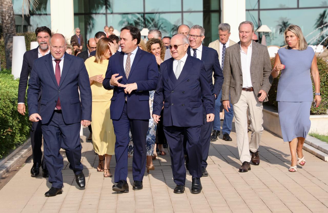 Visita de Pérez Llorca