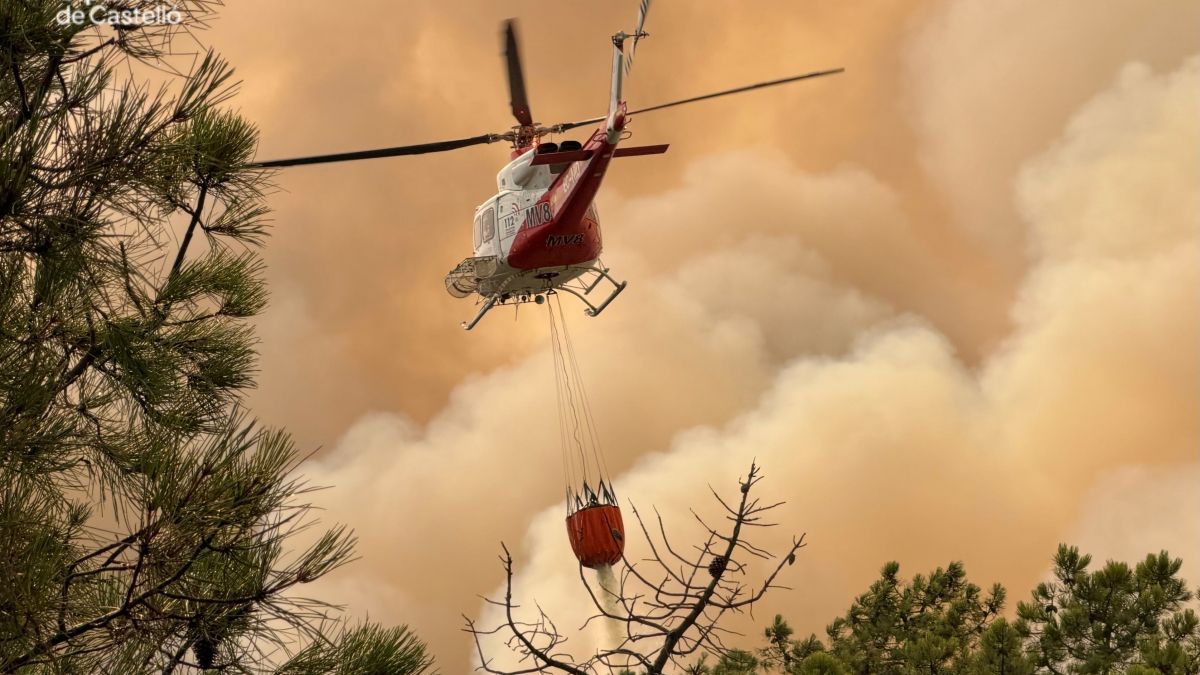 Medios aéreos en el incendio en La Vall d'Uixó - Diputación de Castellón