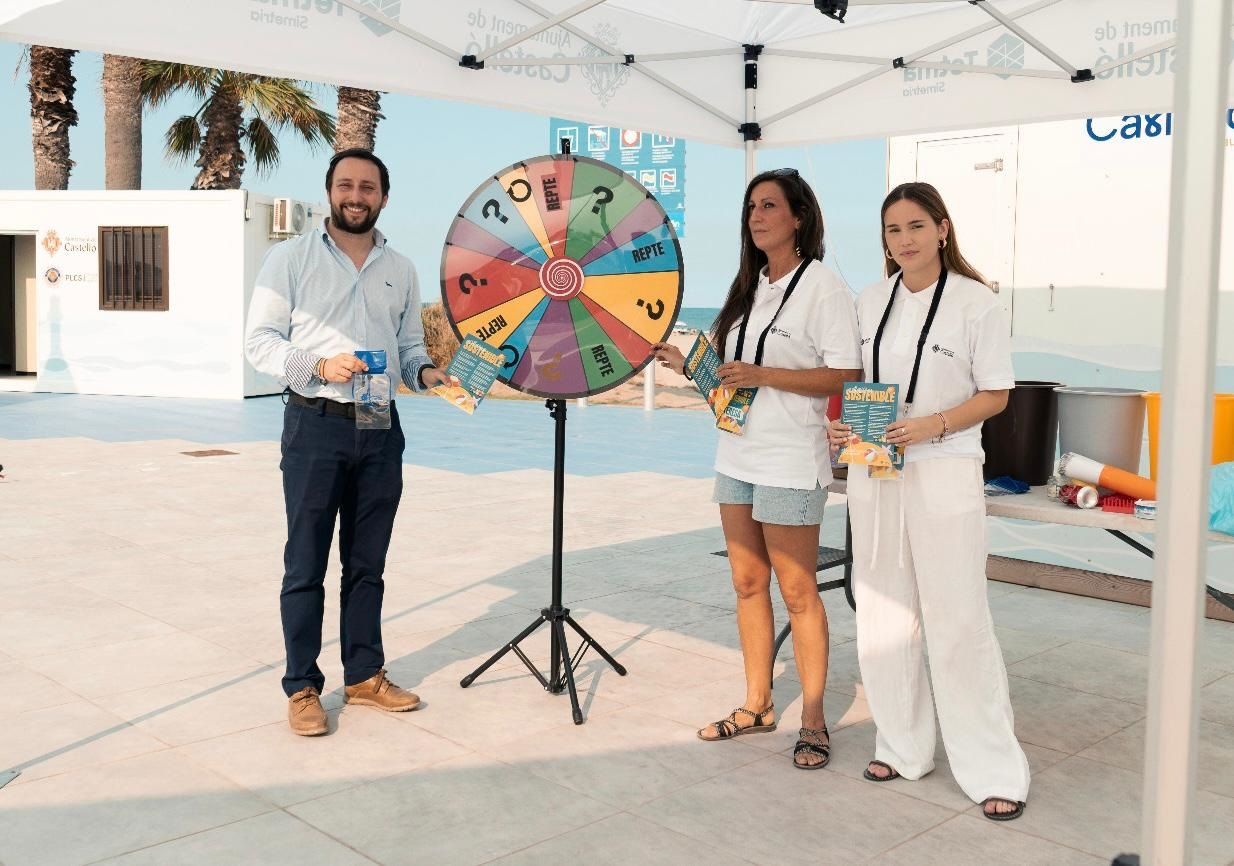 Campanya per a fomentar el reciclatge a les platges Campanya per a fomentar el reciclatge a les platges